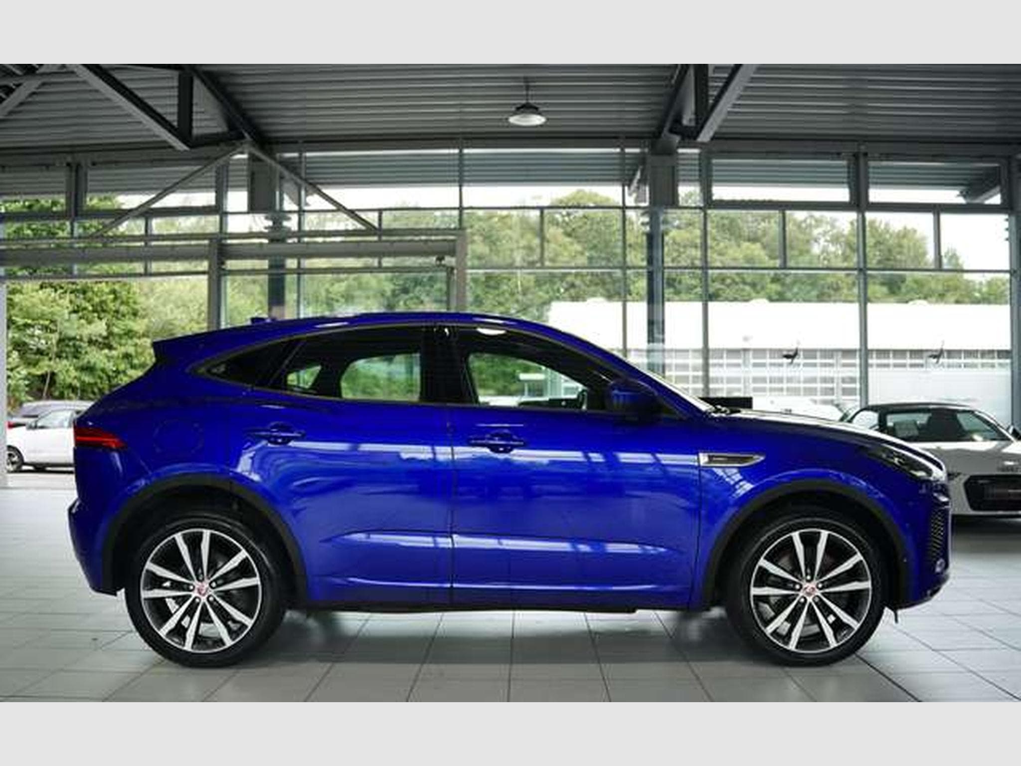 Jaguar E-Pace R-Dynamic HSE AWD *2. HD *Pano *H-UP *Memory (2018) - Photo 7