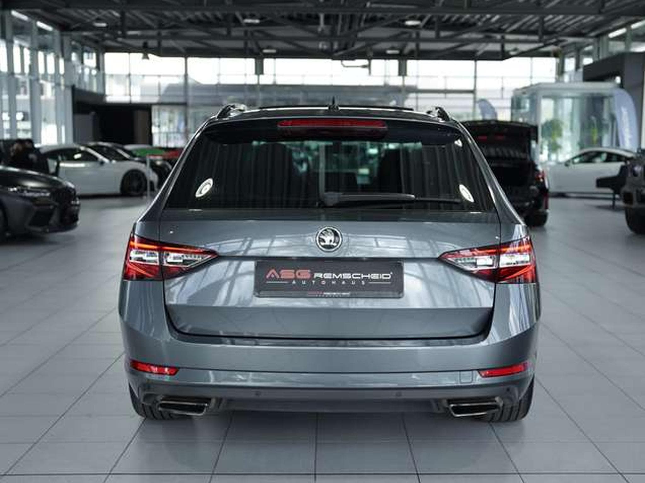 Skoda Superb Sportline 4x4 1.H *Pano *Canton *Memory (2017) - Photo 10