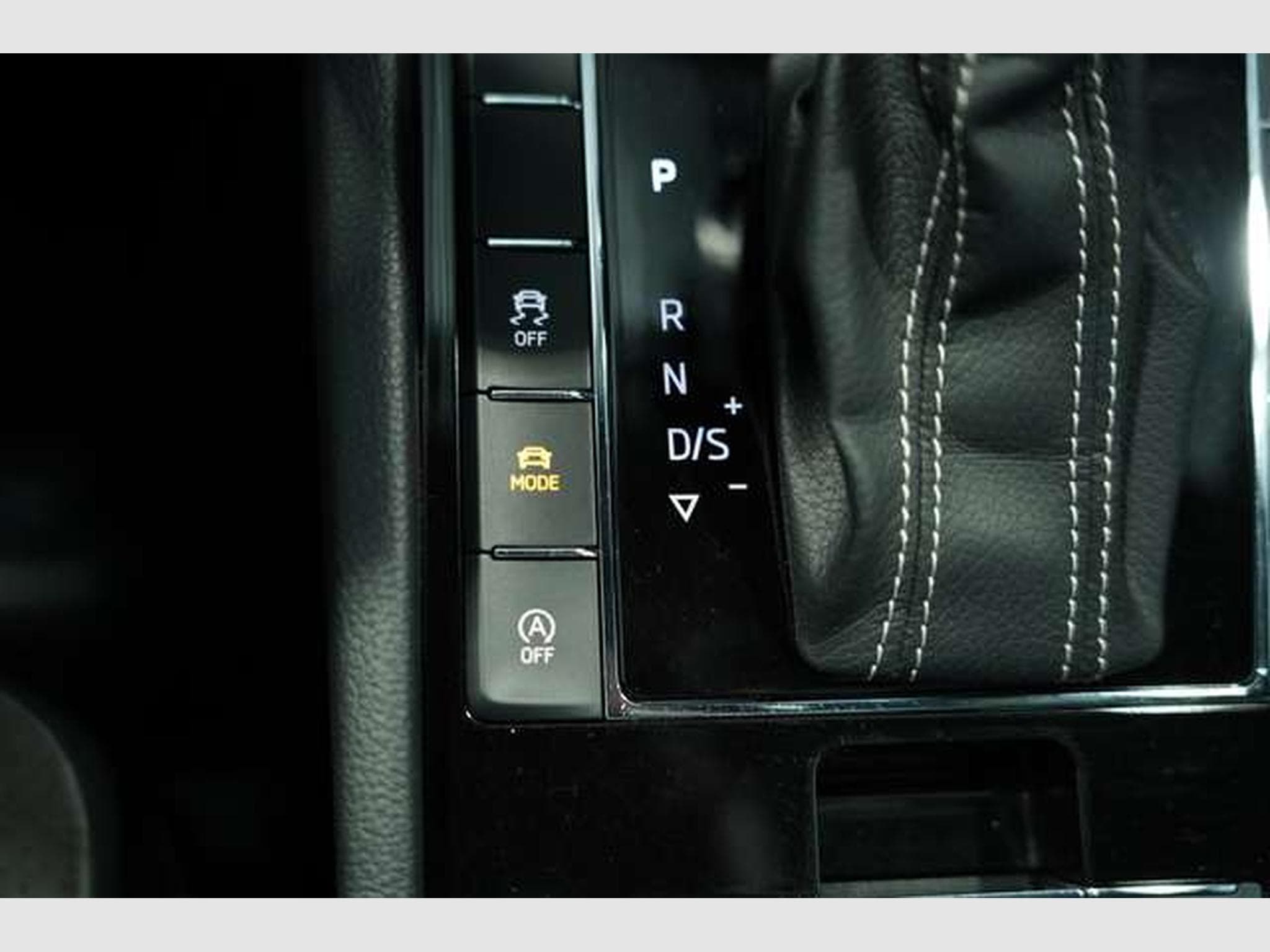 Skoda Superb Sportline 4x4 1.H *Pano *Canton *Memory (2017) - Photo 35
