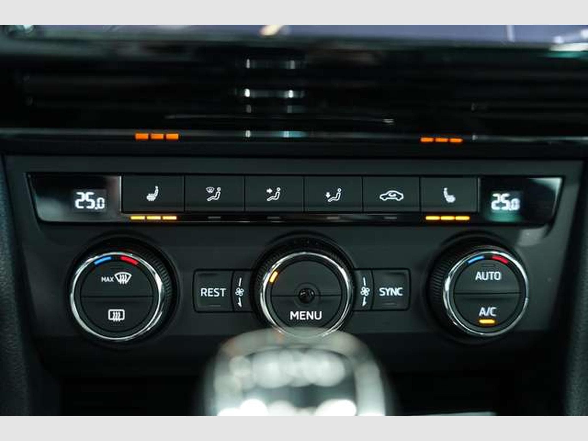 Skoda Superb Sportline 4x4 1.H *Pano *Canton *Memory (2017) - Photo 38