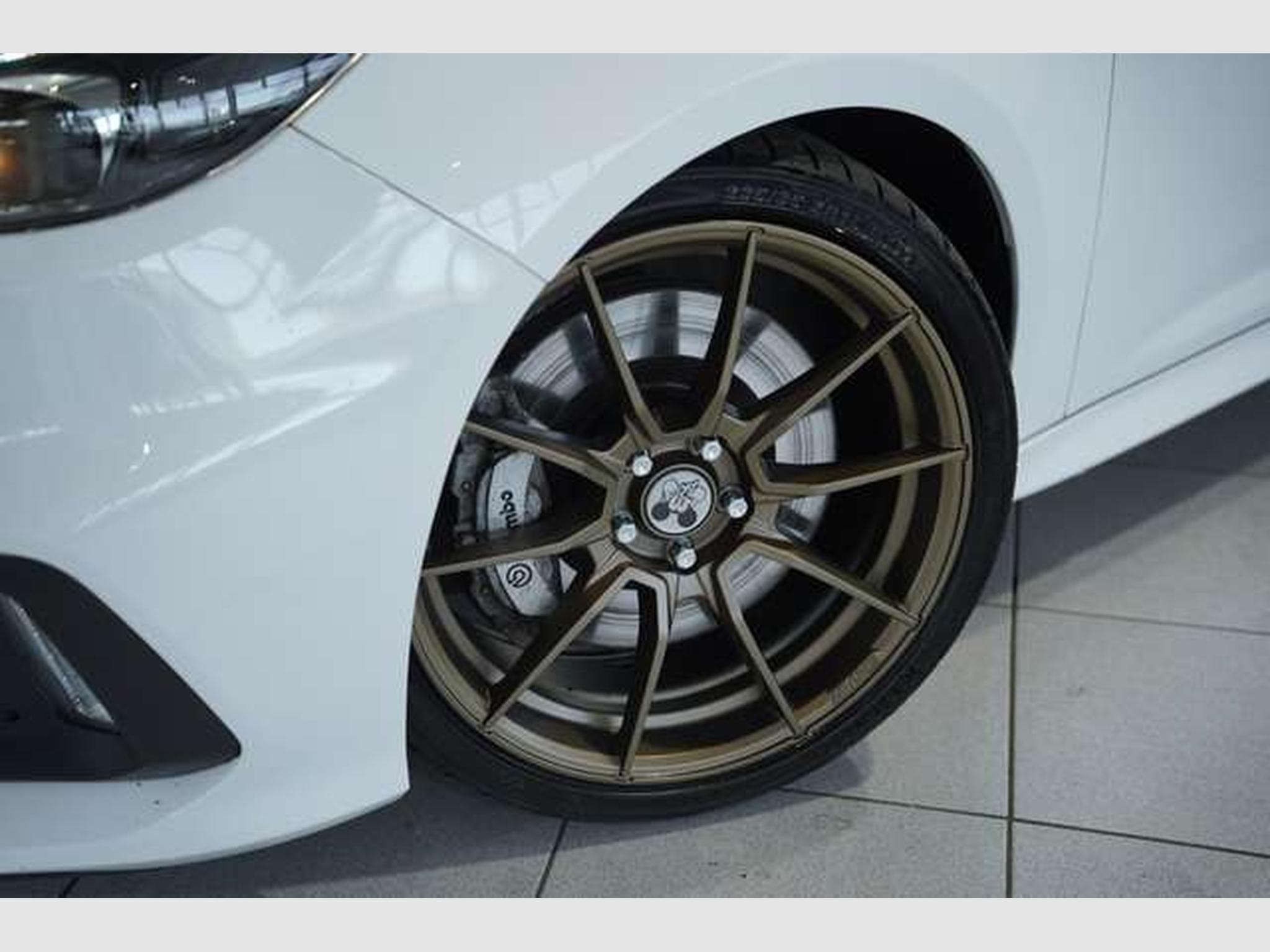 Ford Focus RS *19 Zoll *Recaro*MILLTEK*Navi*Öhlins* (2016) - Photo 3