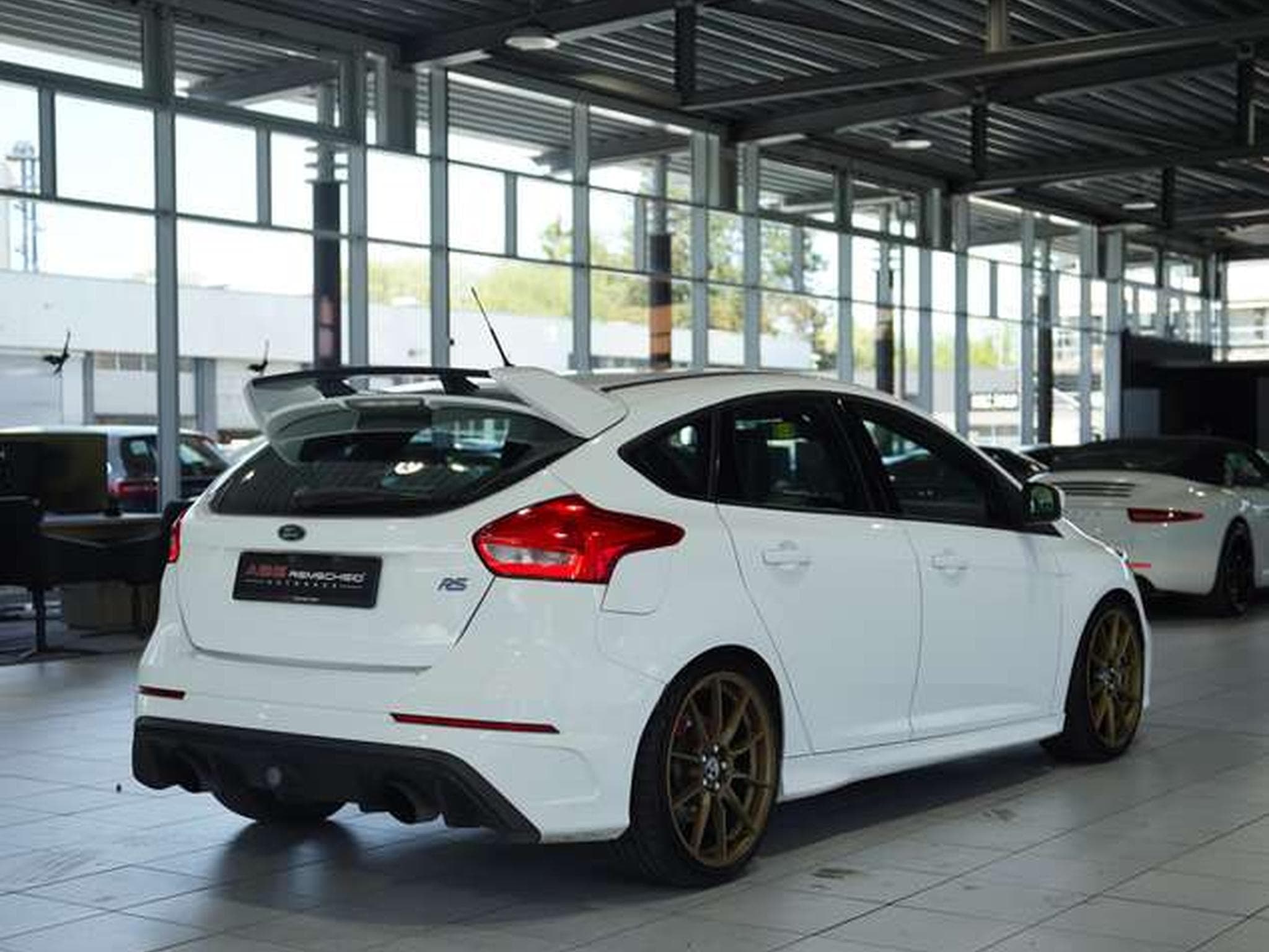 Ford Focus RS *19 Zoll *Recaro*MILLTEK*Navi*Öhlins* (2016) - Photo 8