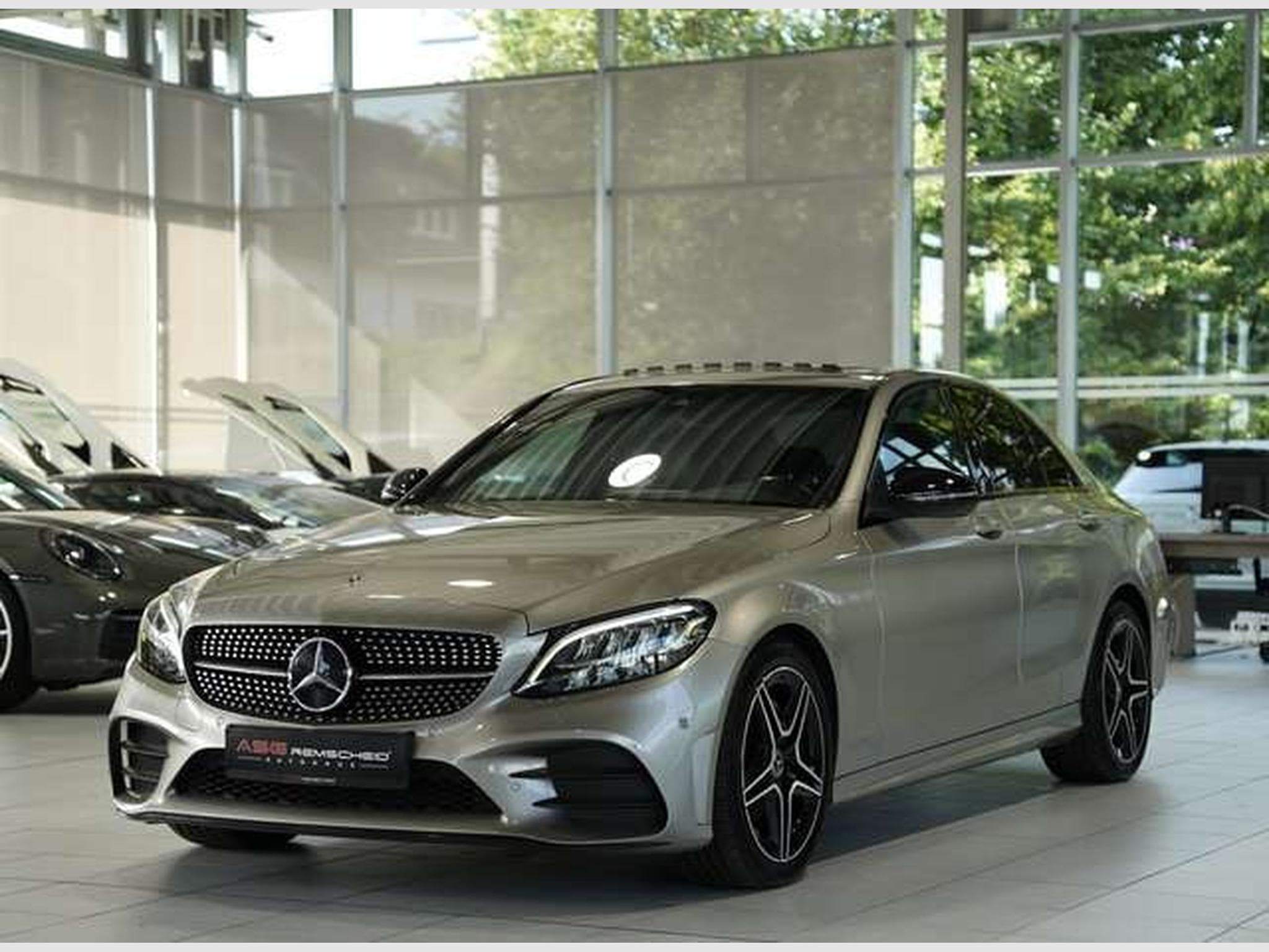 Mercedes C 220 d Limousine AMG Line *2.H *Wide*GSD*Night (2018) - Photo 4