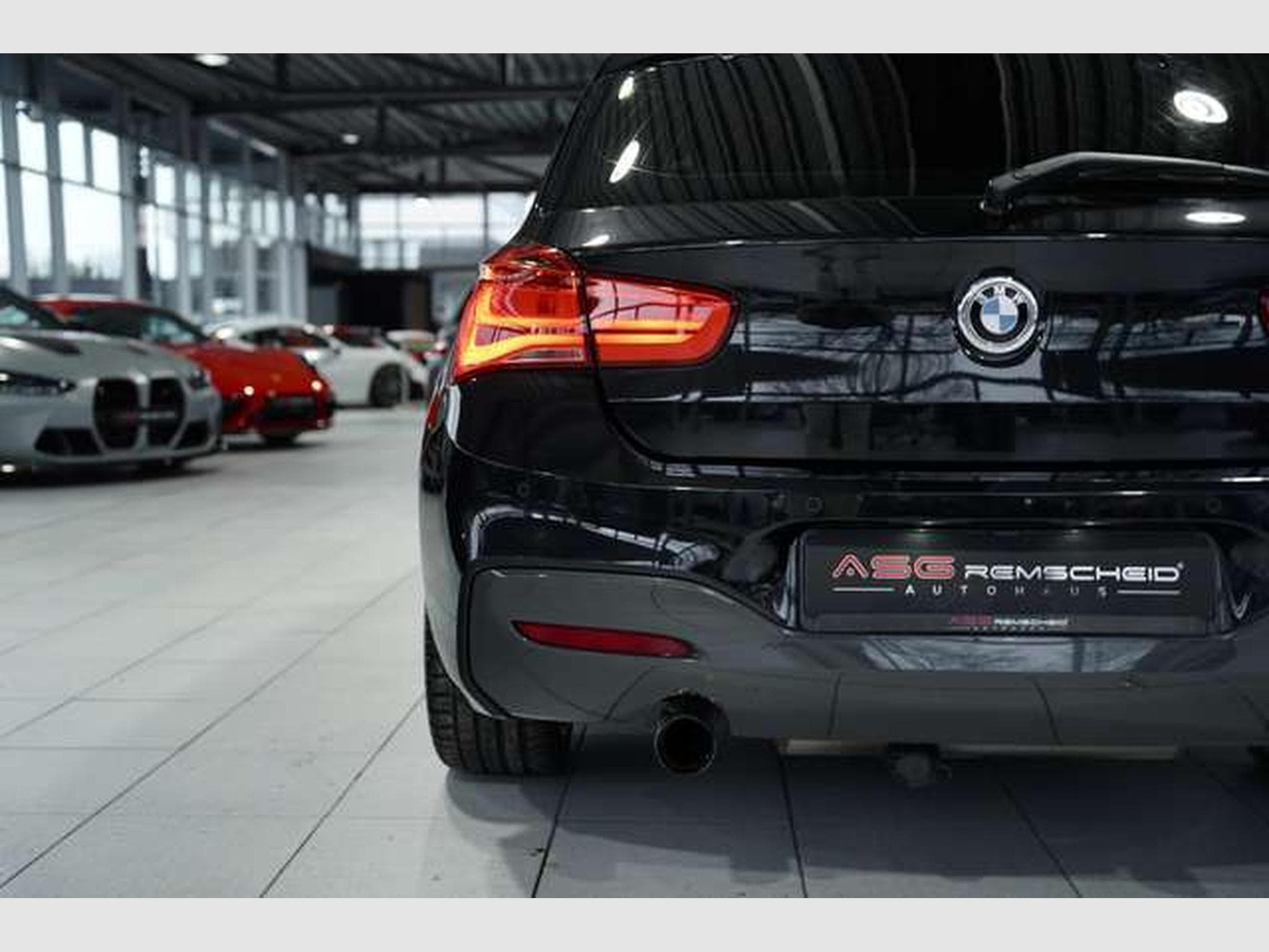 BMW M135 xDrive *H&K *PDC *AHK *Business-Paket (2016) - Photo 11