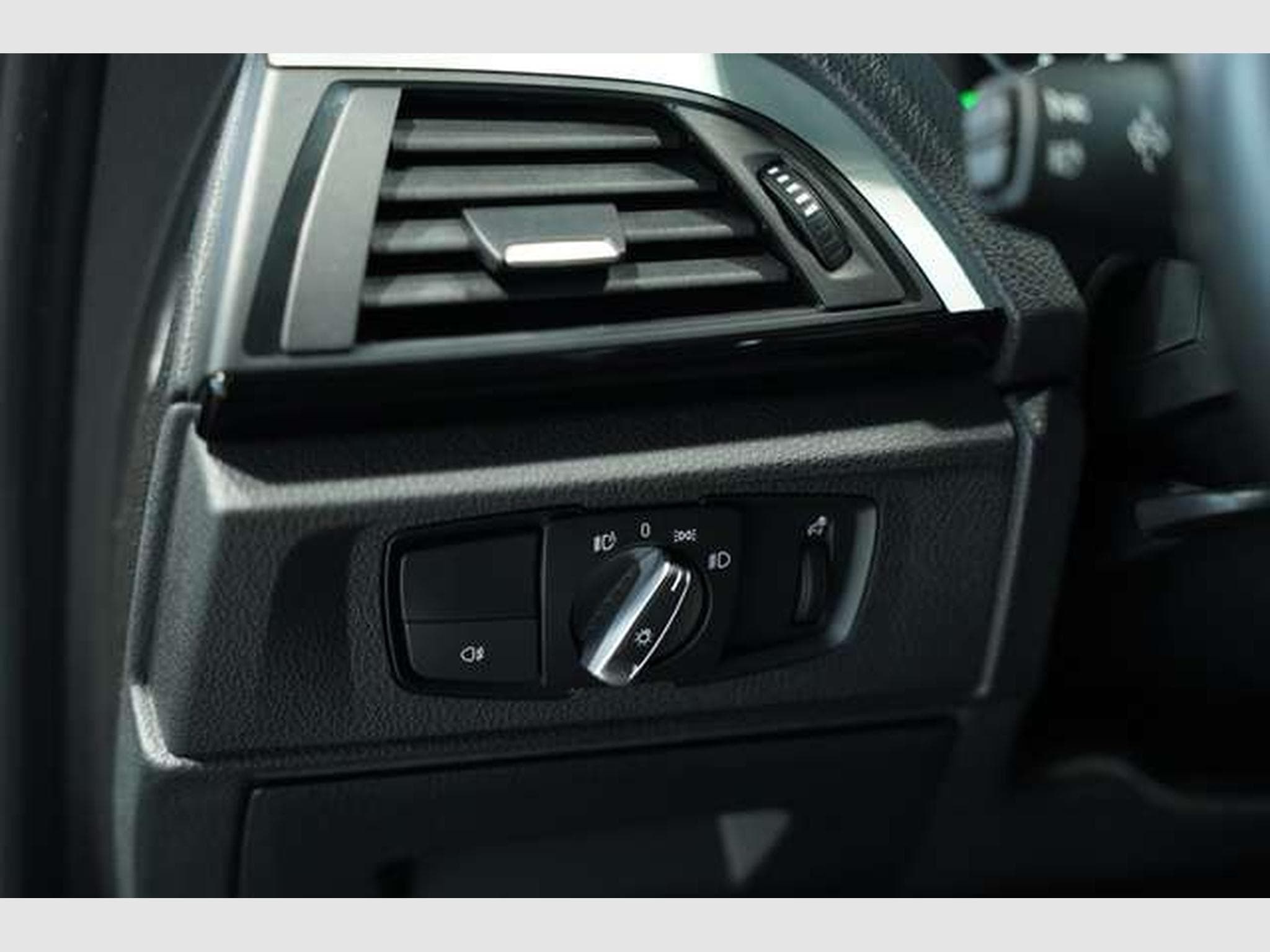 BMW M135 xDrive *H&K *PDC *AHK *Business-Paket (2016) - Photo 26
