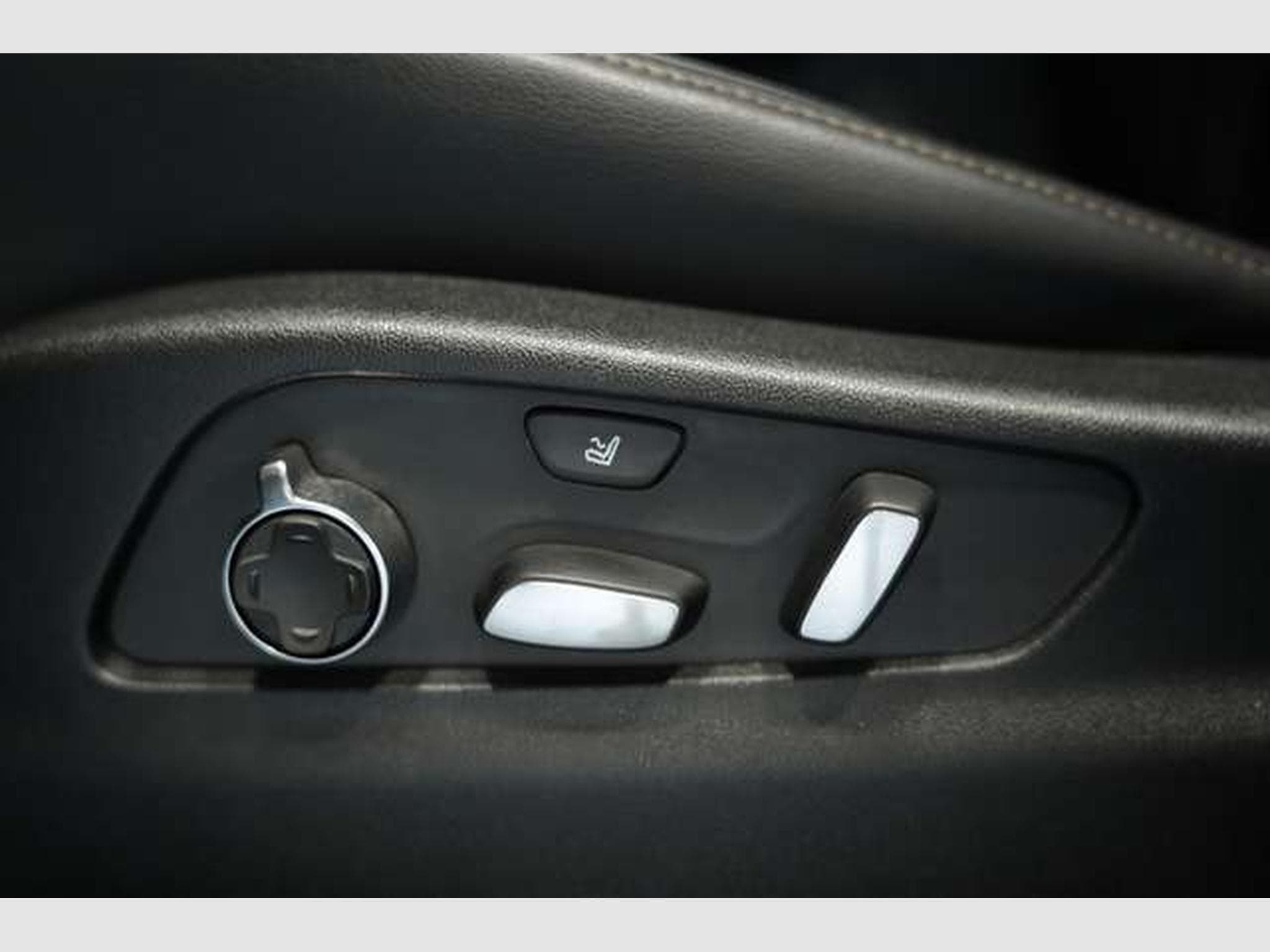 Cadillac XT4 Luxury 4WD *1.Hand *Memory *Leder *Digital (2022) - Photo 29