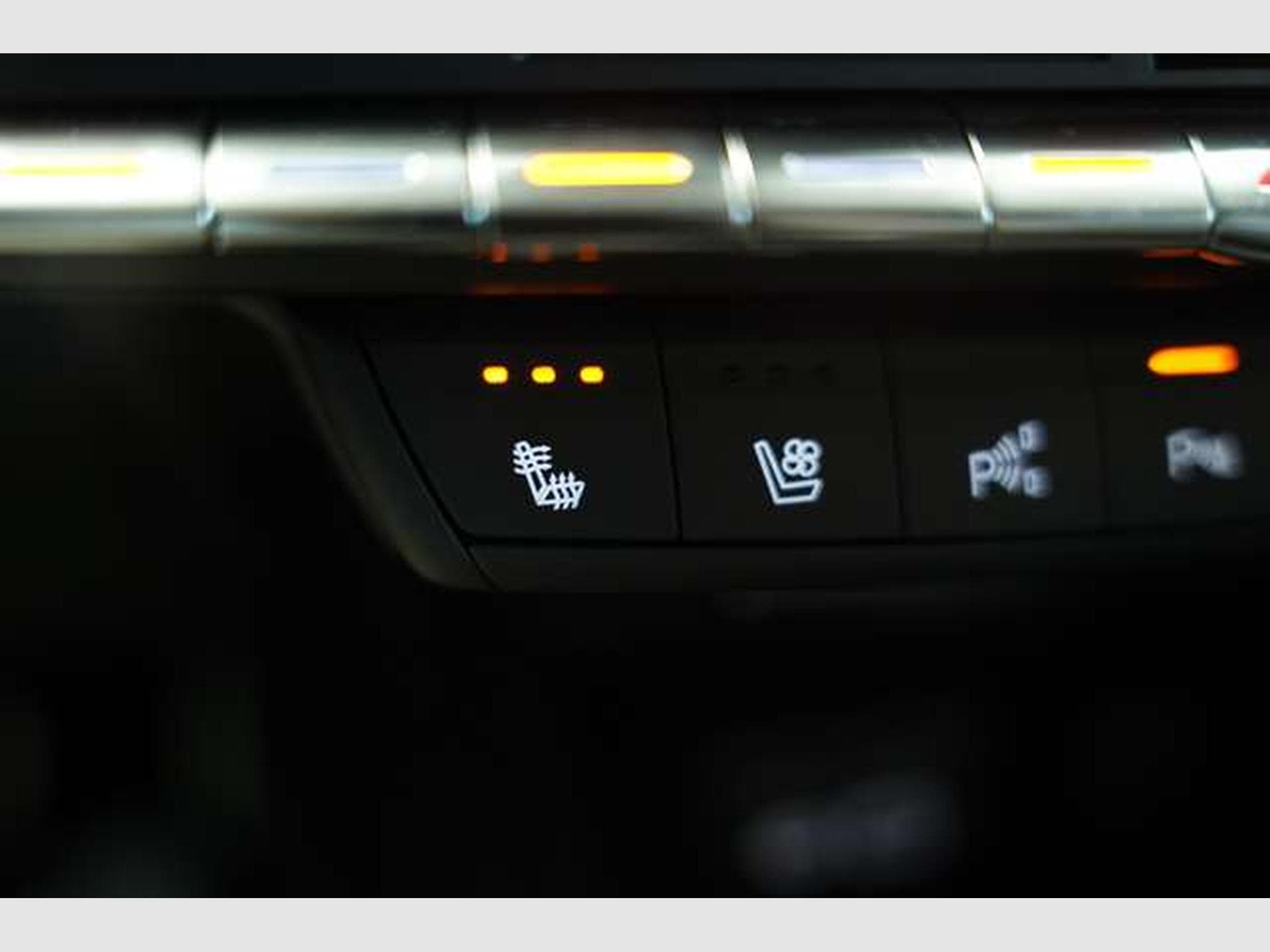 Cadillac XT4 Luxury 4WD *1.Hand *Memory *Leder *Digital (2022) - Photo 34