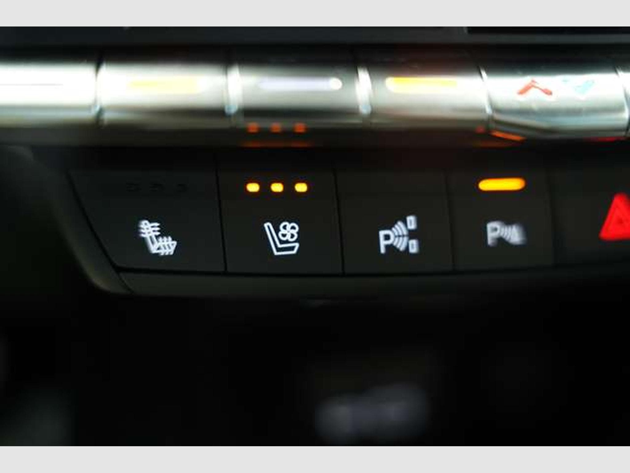 Cadillac XT4 Luxury 4WD *1.Hand *Memory *Leder *Digital (2022) - Photo 35