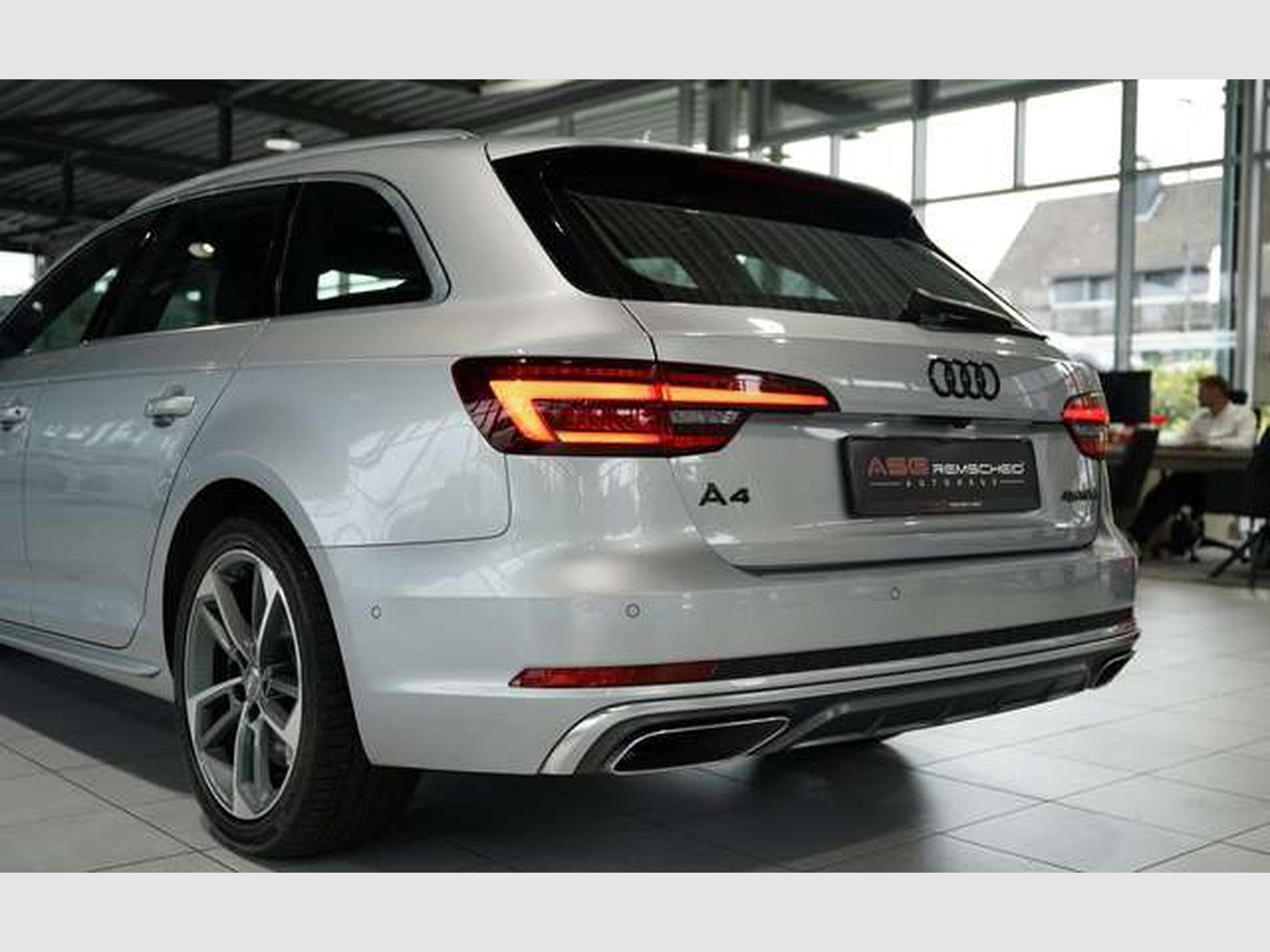 Audi A4 45 TFSI Avant S line *18 *Virtual *Pano *AHK (2019) - Photo 14