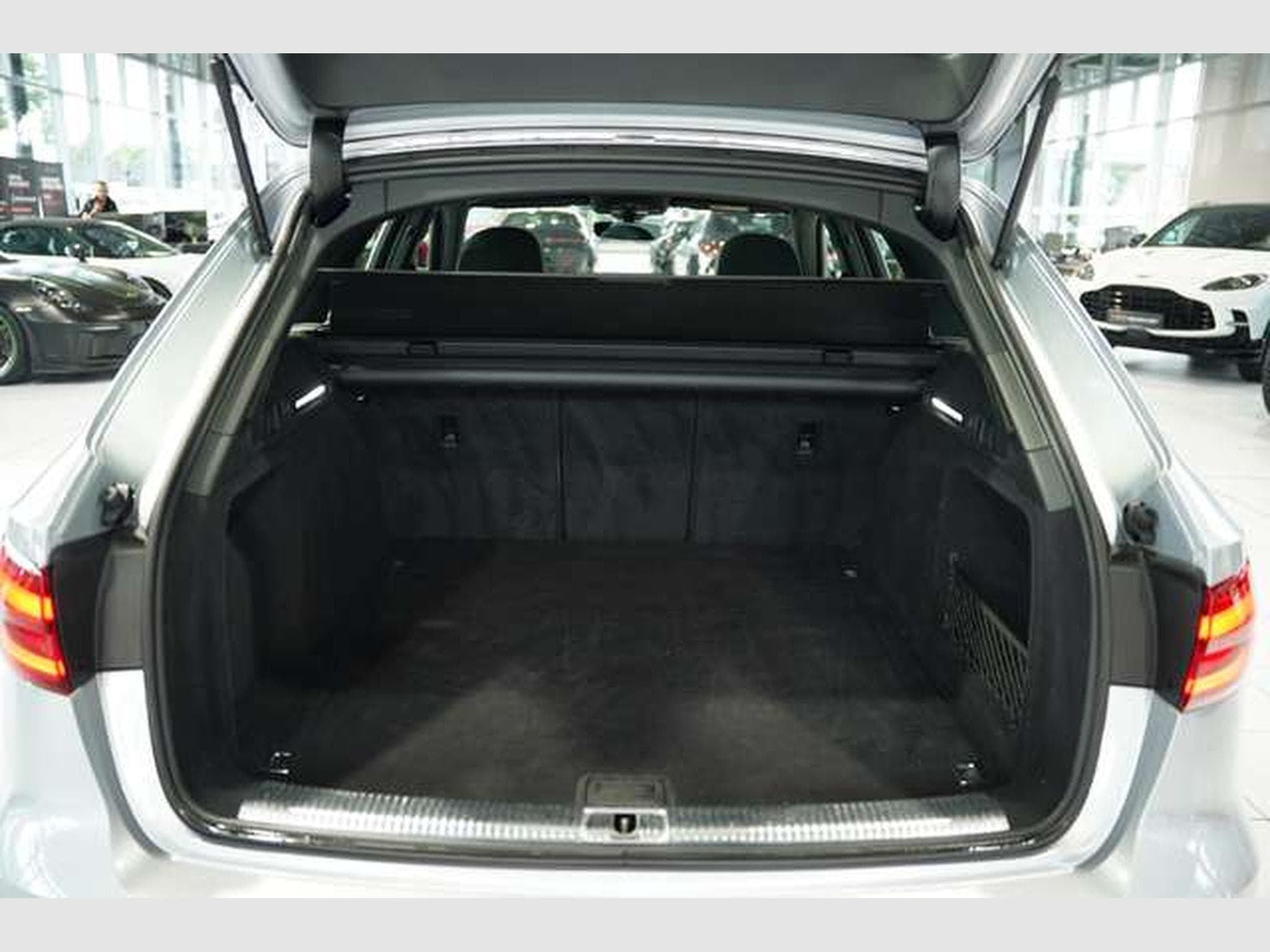 Audi A4 45 TFSI Avant S line *18 *Virtual *Pano *AHK (2019) - Photo 43