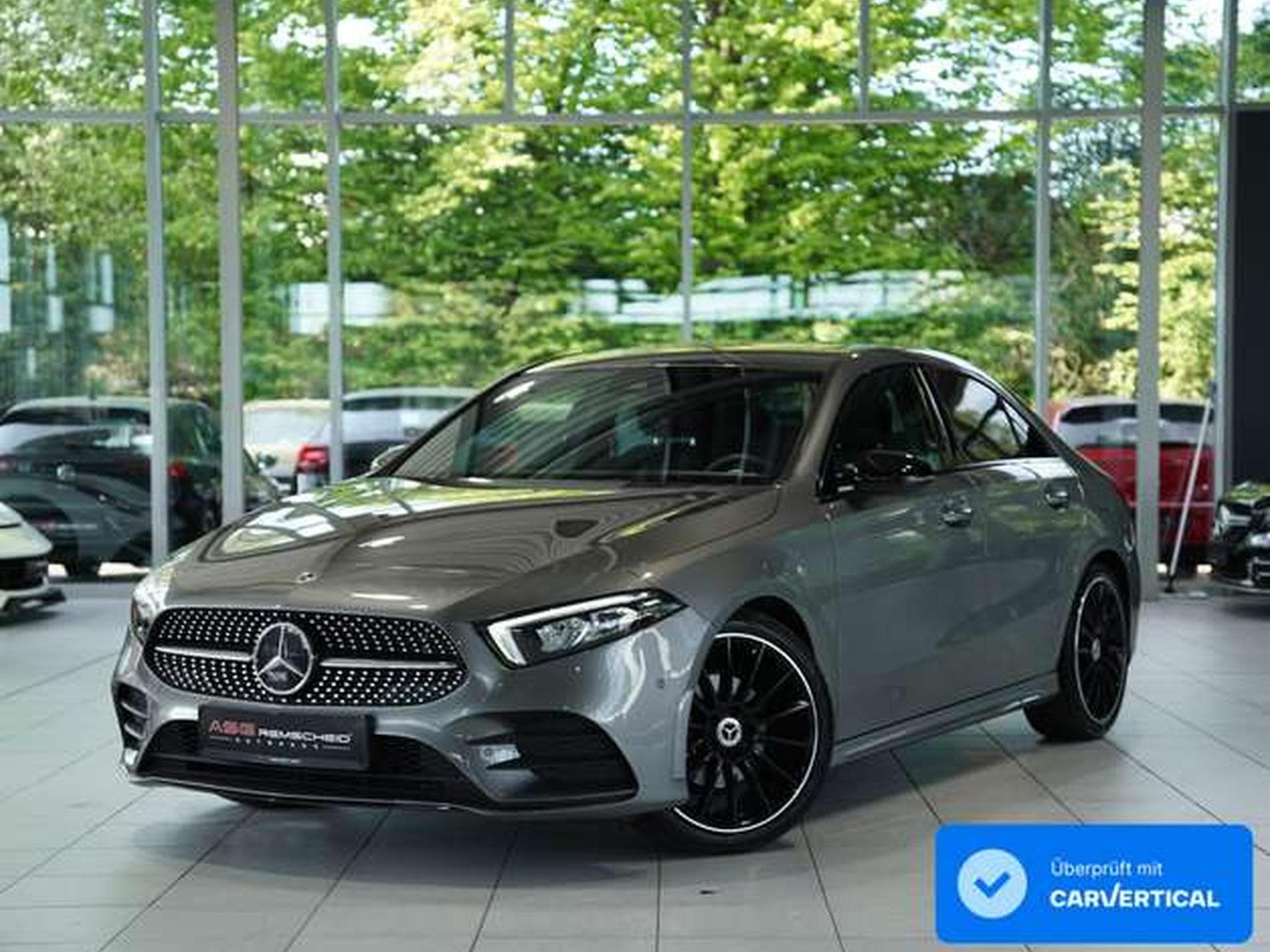 Mercedes A 200 Limousine AMG Line *2.H *19 *Night*Kamera (2022) - Photo 1