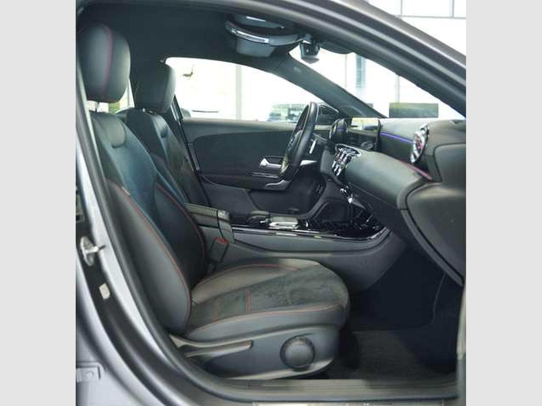 Mercedes A 200 Limousine AMG Line *2.H *19 *Night*Kamera (2022) - Photo 14