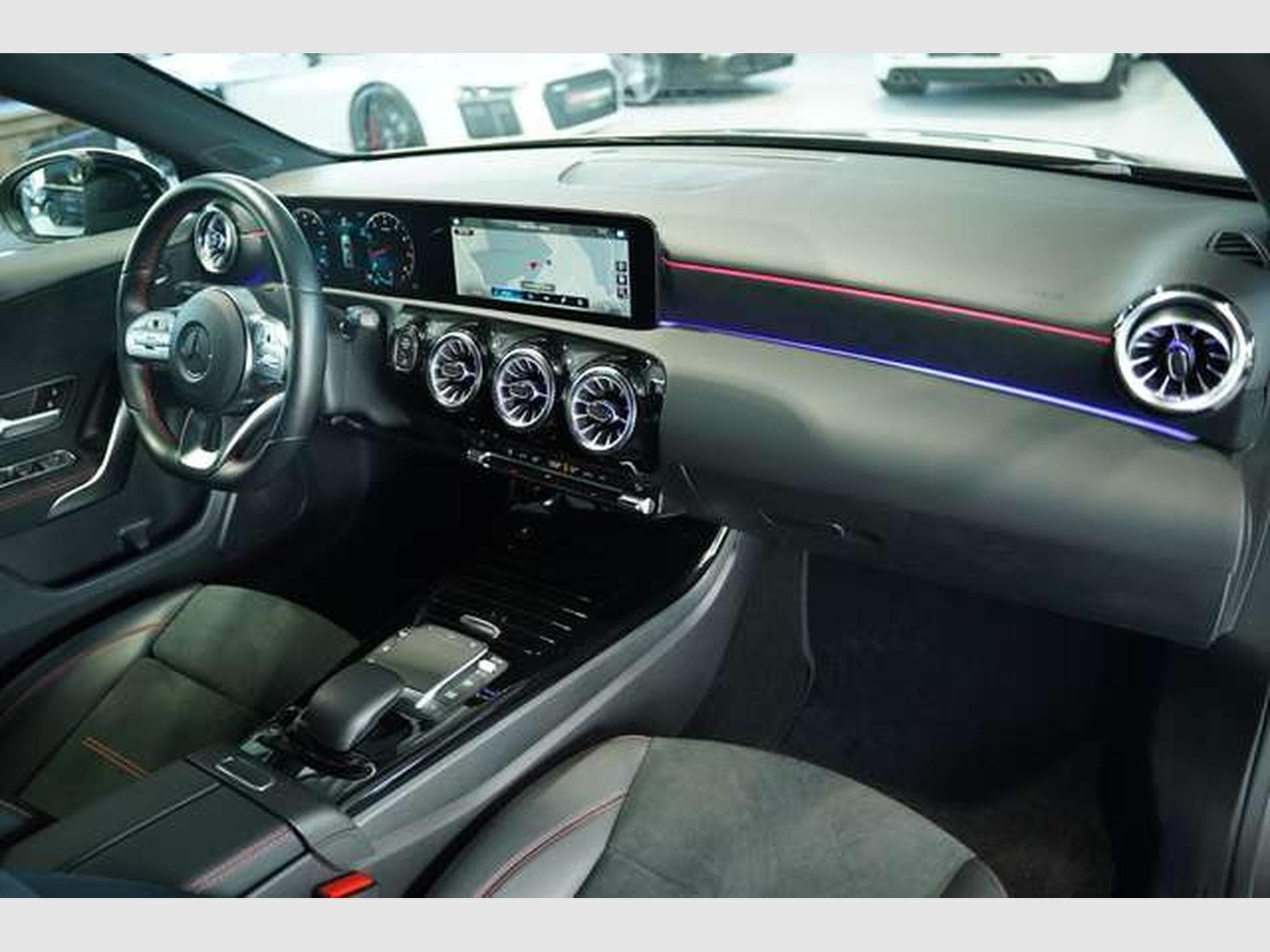 Mercedes A 200 Limousine AMG Line *2.H *19 *Night*Kamera (2022) - Photo 15