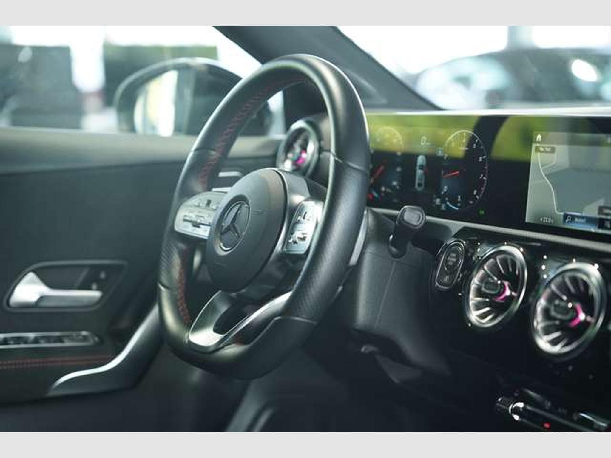 Mercedes A 200 Limousine AMG Line *2.H *19 *Night*Kamera (2022) - Photo 16