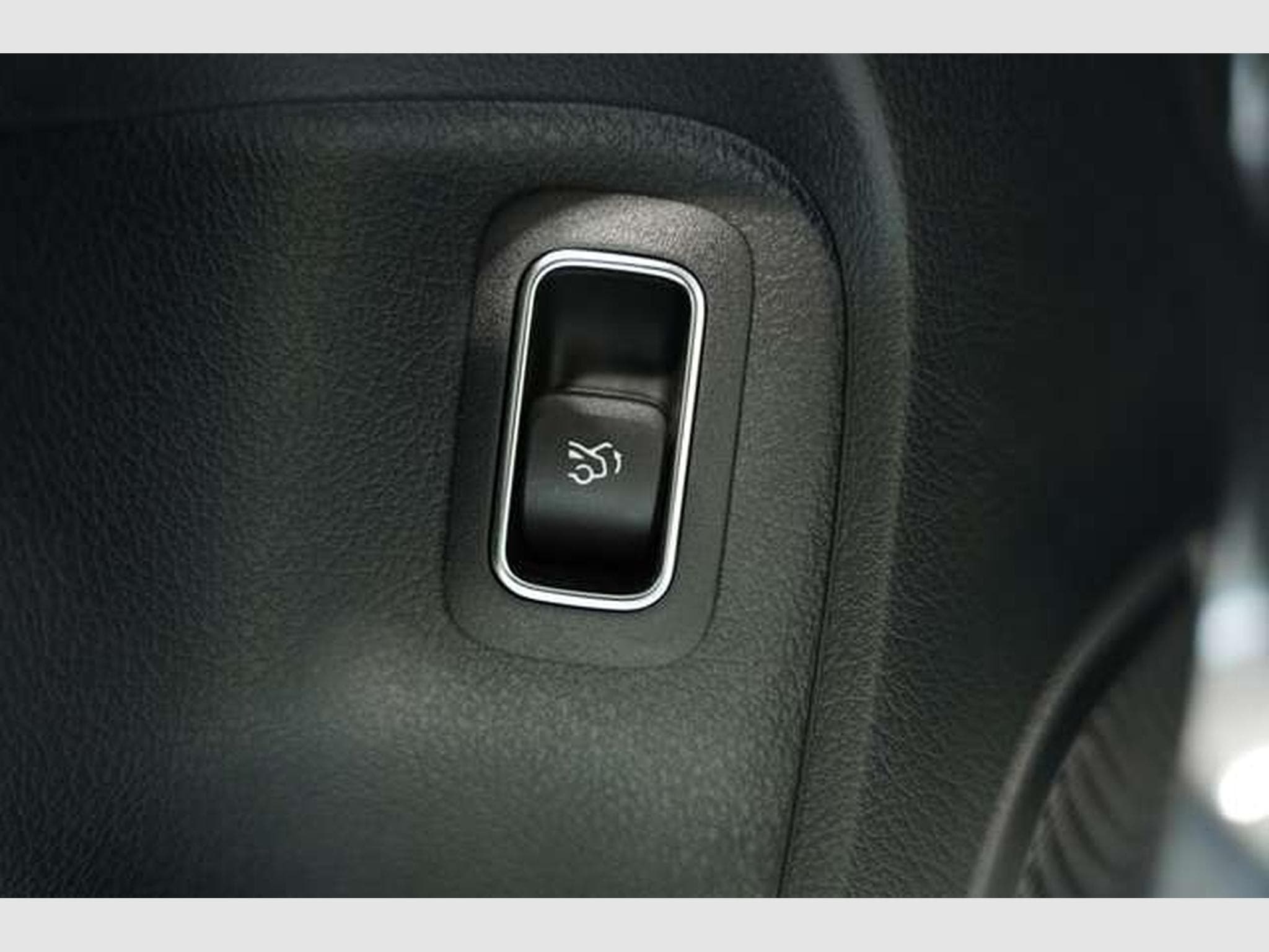 Mercedes A 200 Limousine AMG Line *2.H *19 *Night*Kamera (2022) - Photo 25