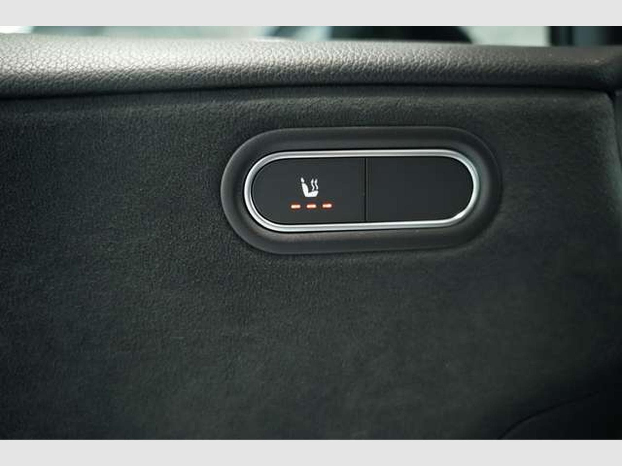 Mercedes A 200 Limousine AMG Line *2.H *19 *Night*Kamera (2022) - Photo 26