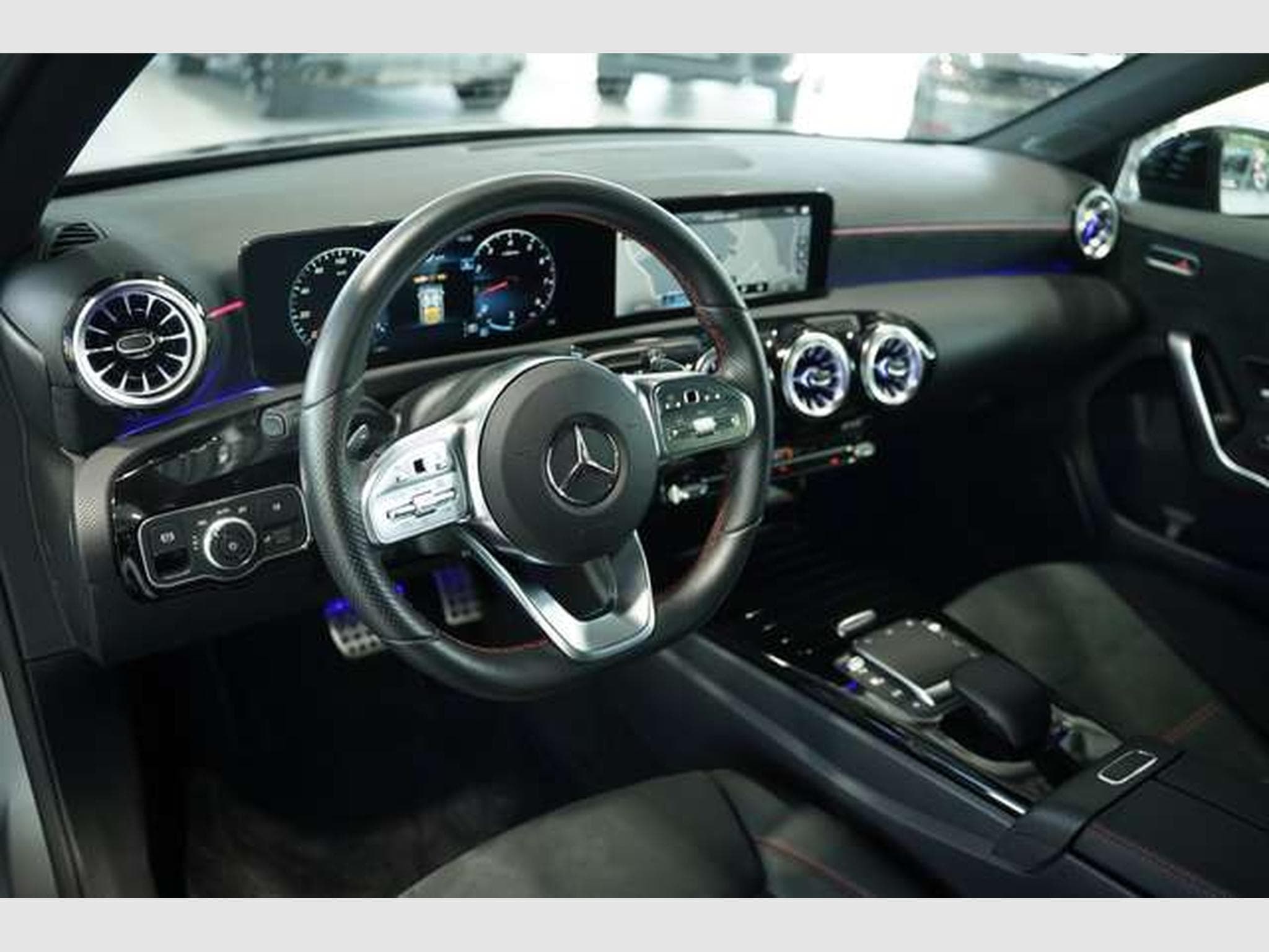 Mercedes A 200 Limousine AMG Line *2.H *19 *Night*Kamera (2022) - Photo 27