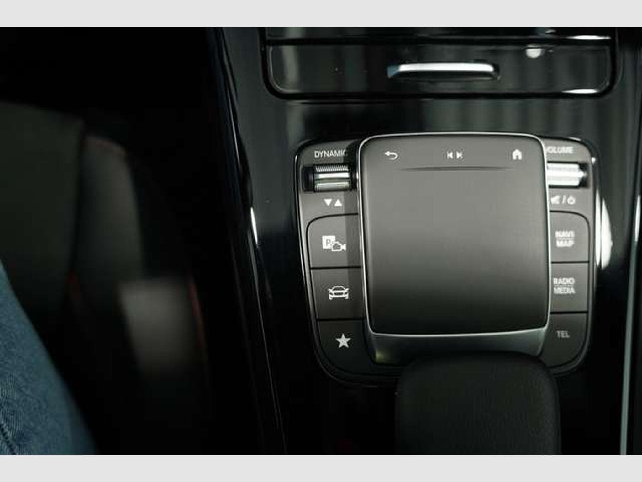 Mercedes A 200 Limousine AMG Line *2.H *19 *Night*Kamera (2022) - Photo 29
