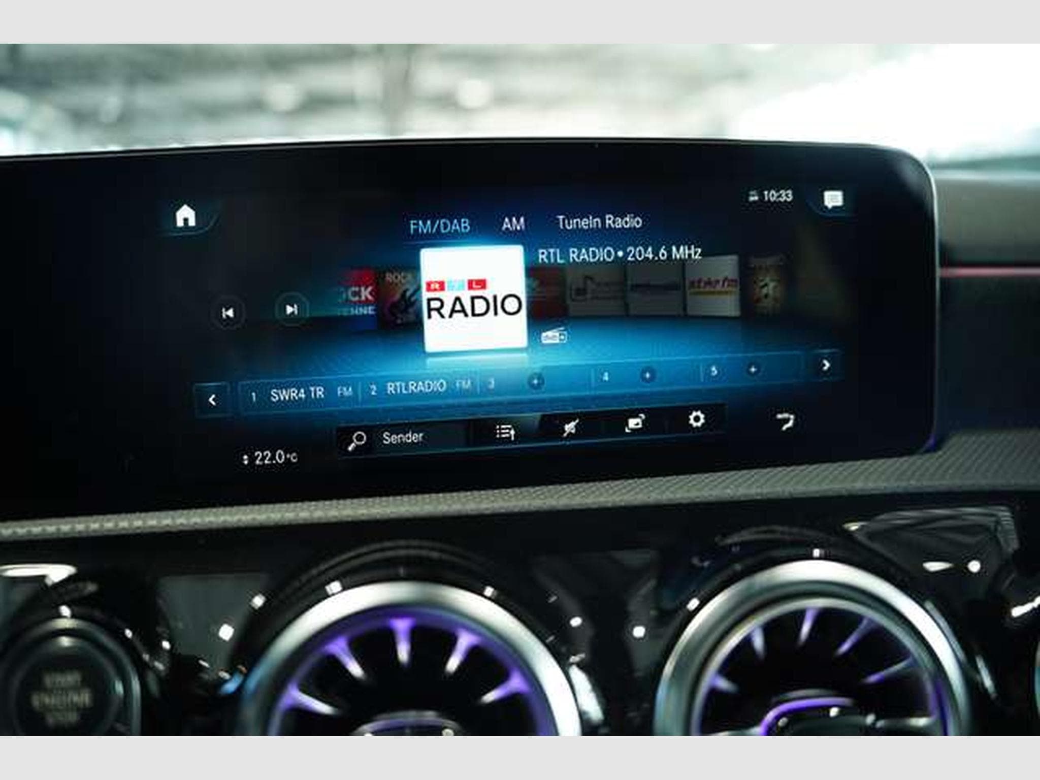 Mercedes A 200 Limousine AMG Line *2.H *19 *Night*Kamera (2022) - Photo 35