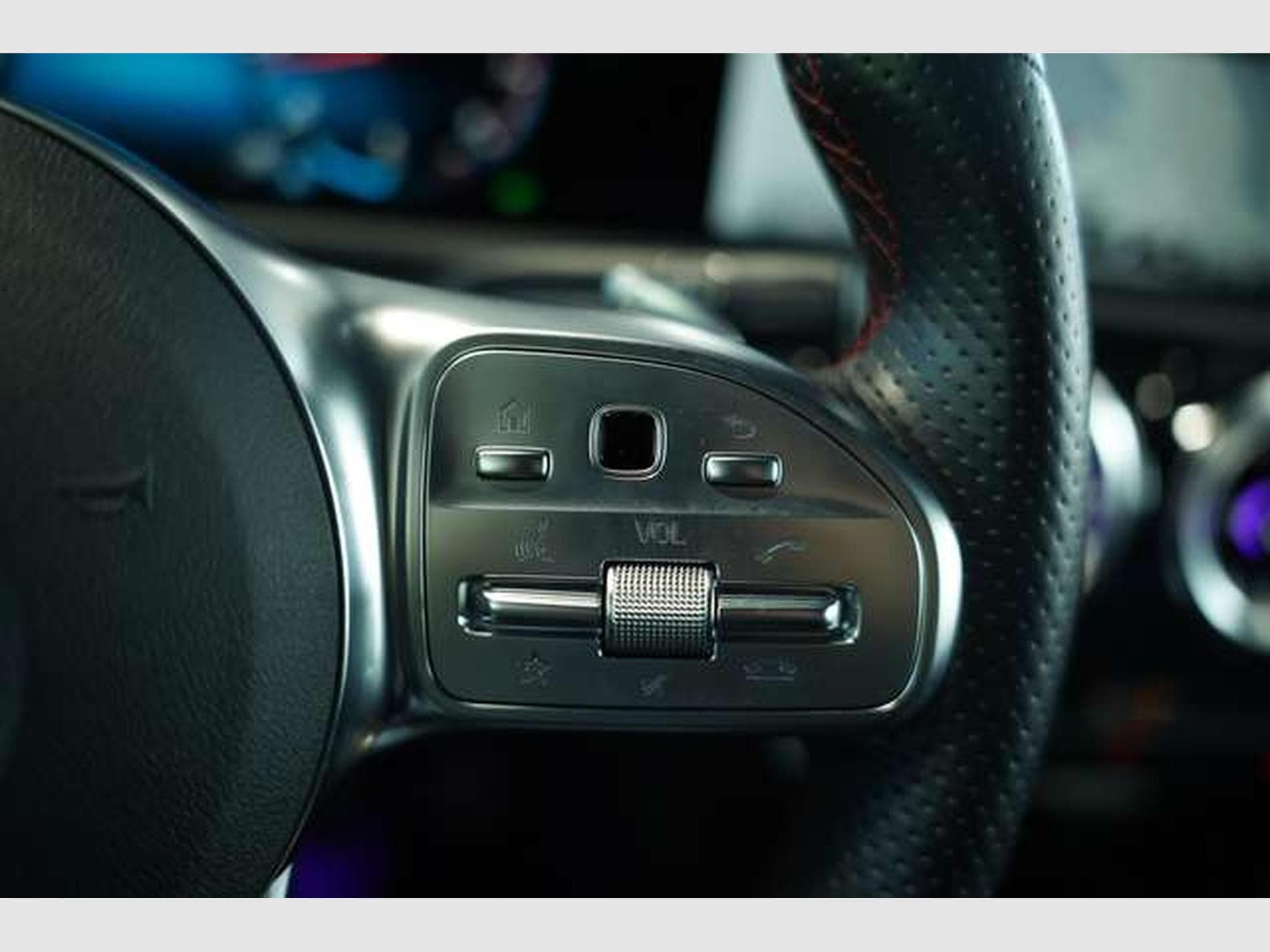 Mercedes A 200 Limousine AMG Line *2.H *19 *Night*Kamera (2022) - Photo 42