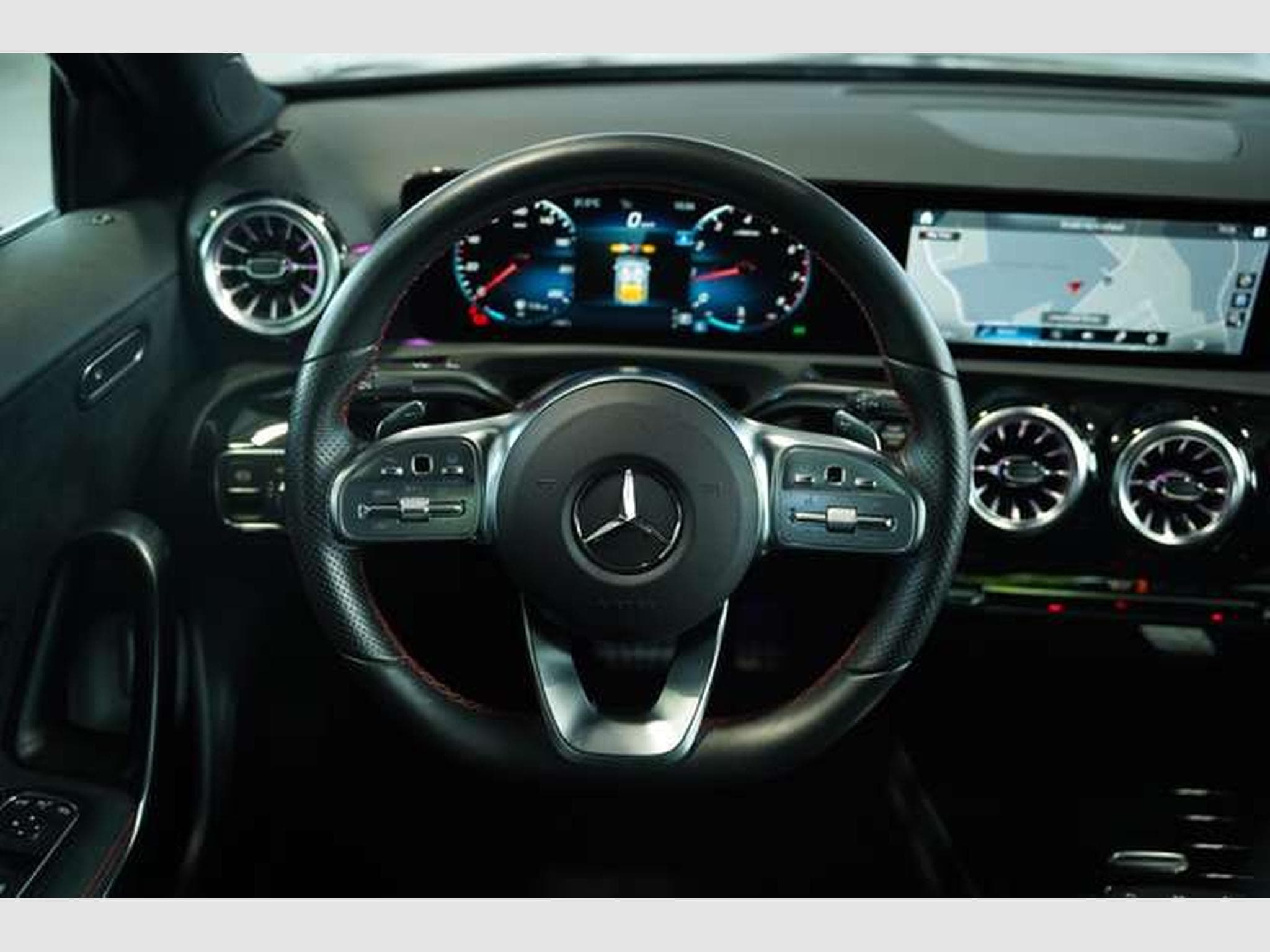Mercedes A 200 Limousine AMG Line *2.H *19 *Night*Kamera (2022) - Photo 47