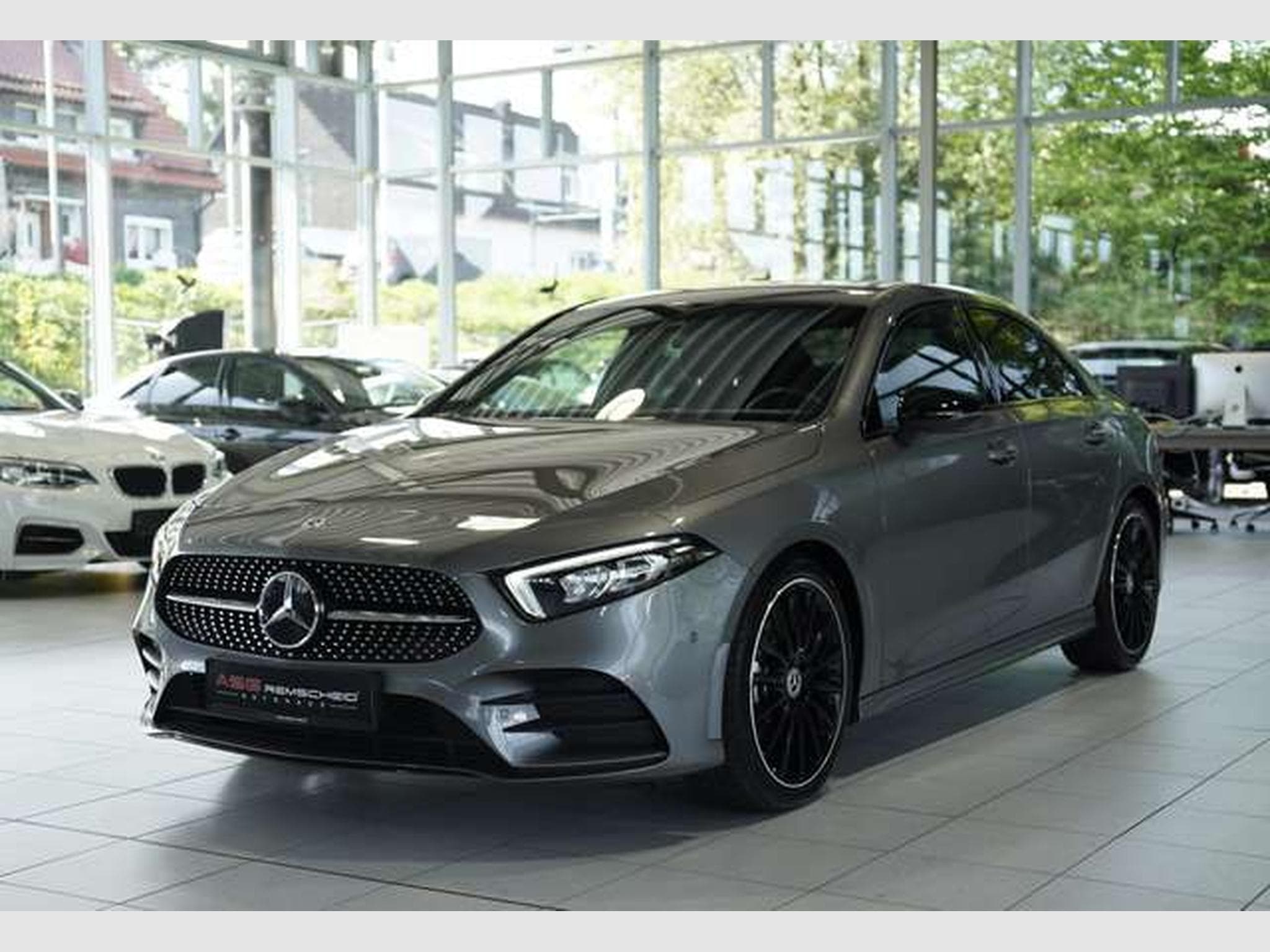 Mercedes A 200 Limousine AMG Line *2.H *19 *Night*Kamera (2022) - Photo 5