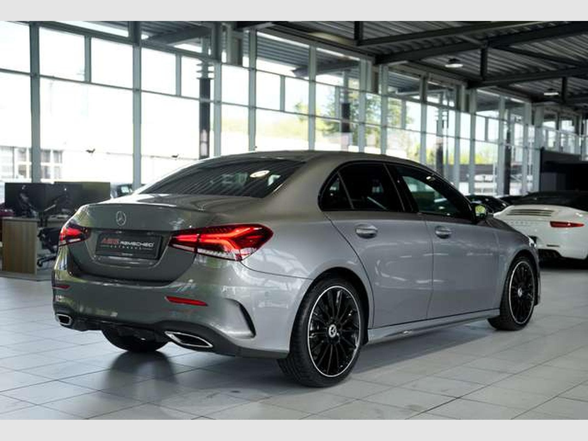 Mercedes A 200 Limousine AMG Line *2.H *19 *Night*Kamera (2022) - Photo 9