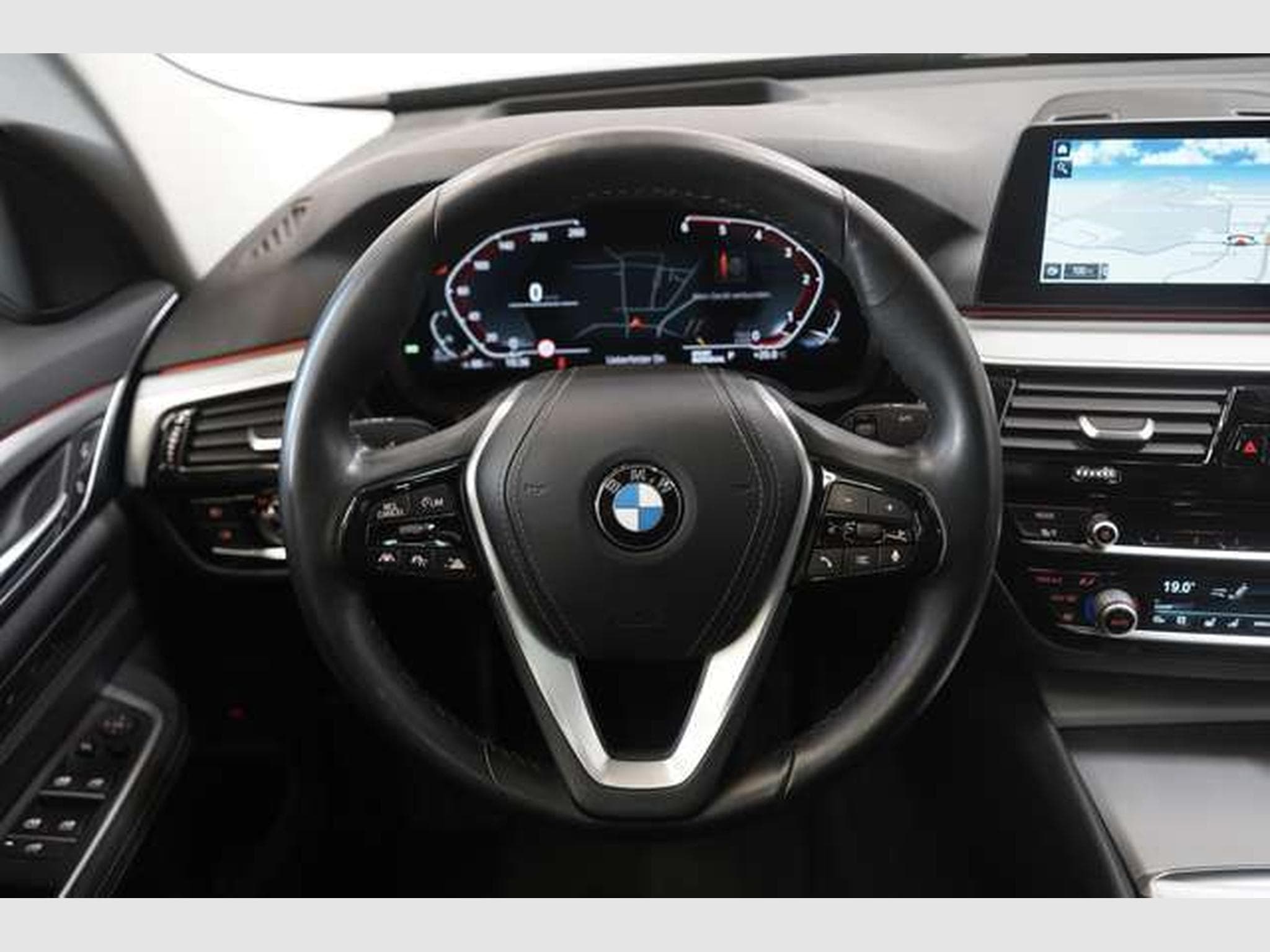 BMW 630 d xDrive *18 *Pano *Live *H-UP (2020) - Photo 38