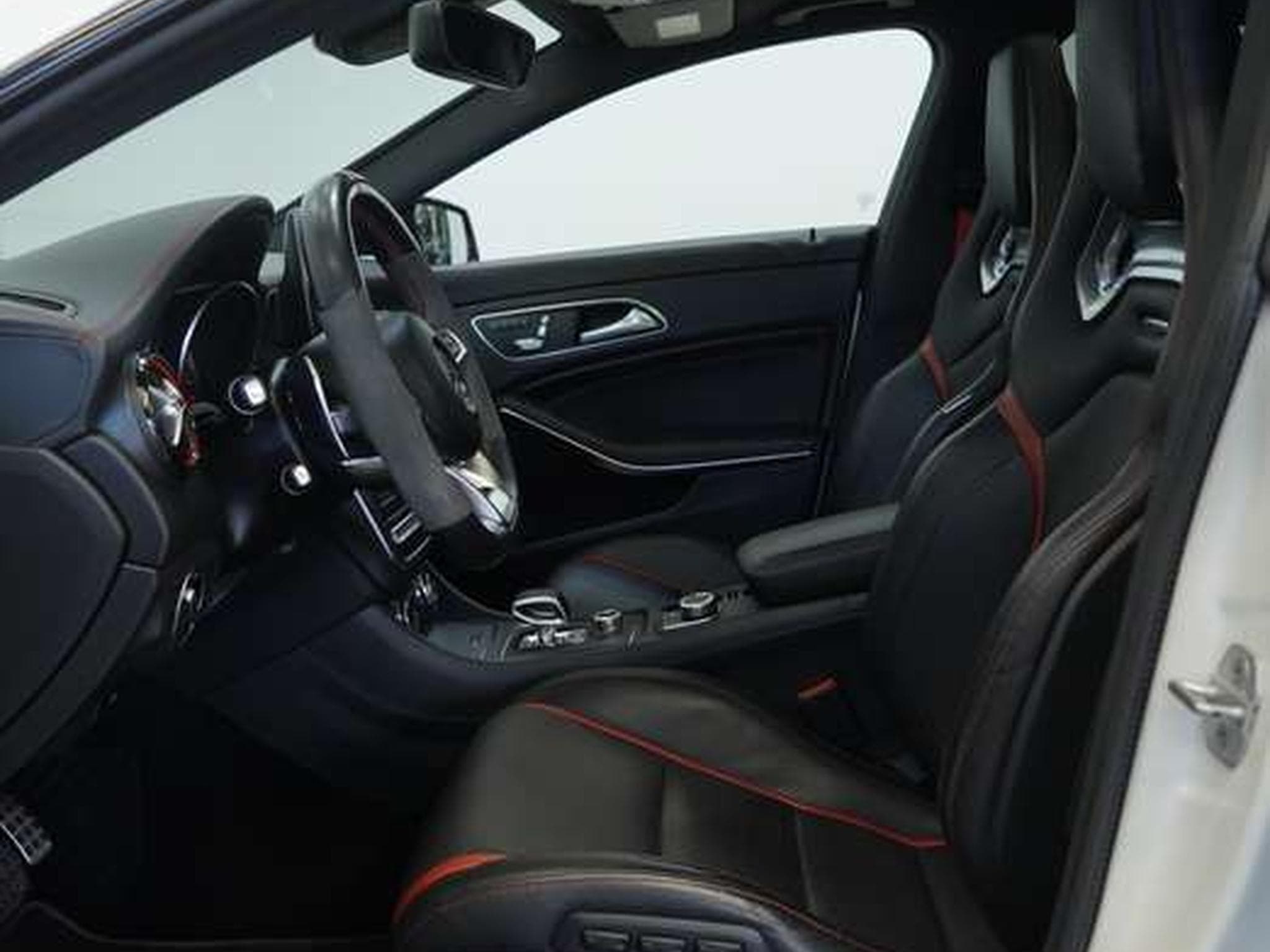 Mercedes CLA 45 AMG Schale *Pano S-Abgas * (2016) - Photo 28
