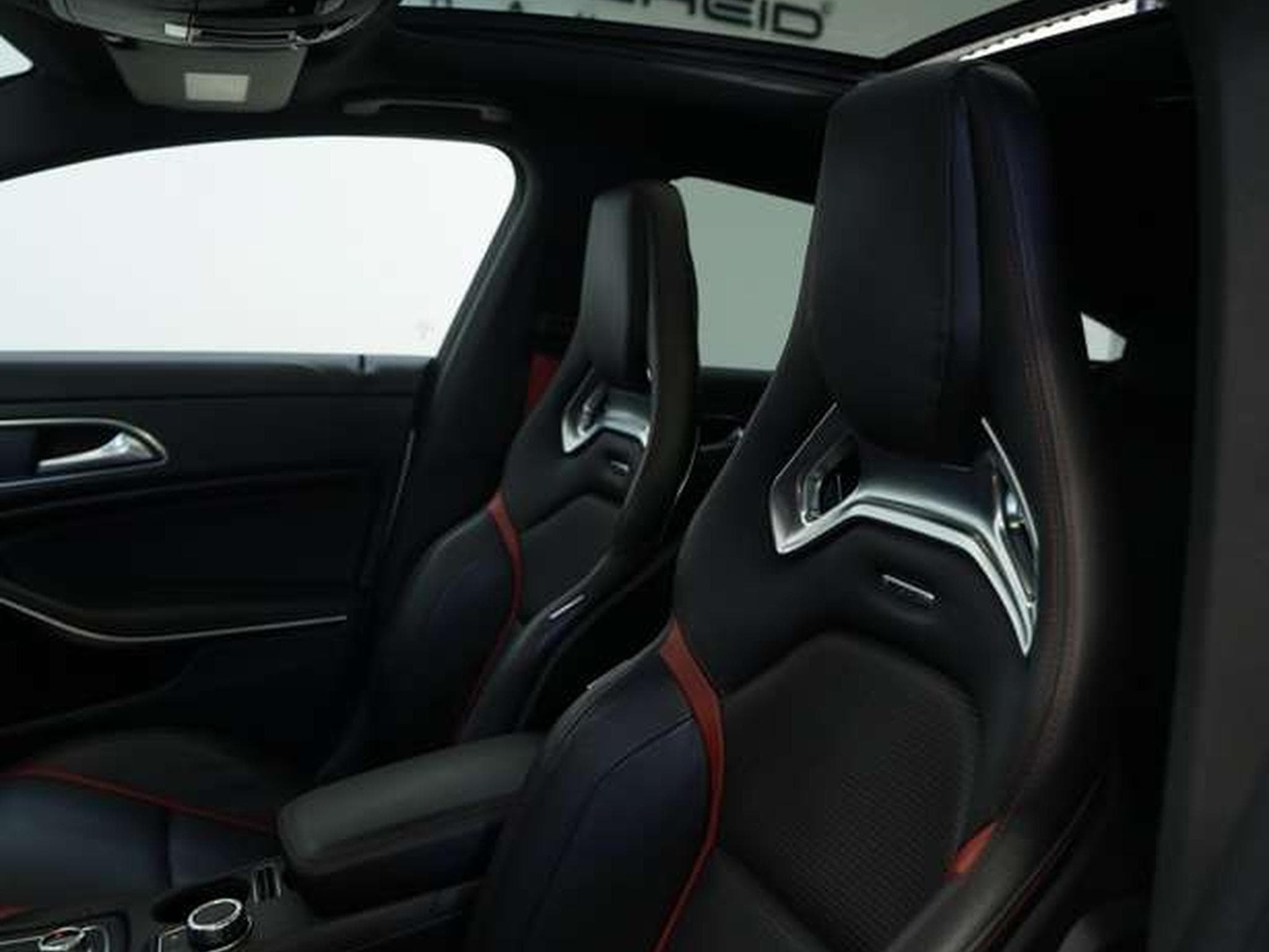 Mercedes CLA 45 AMG Schale *Pano S-Abgas * (2016) - Photo 29