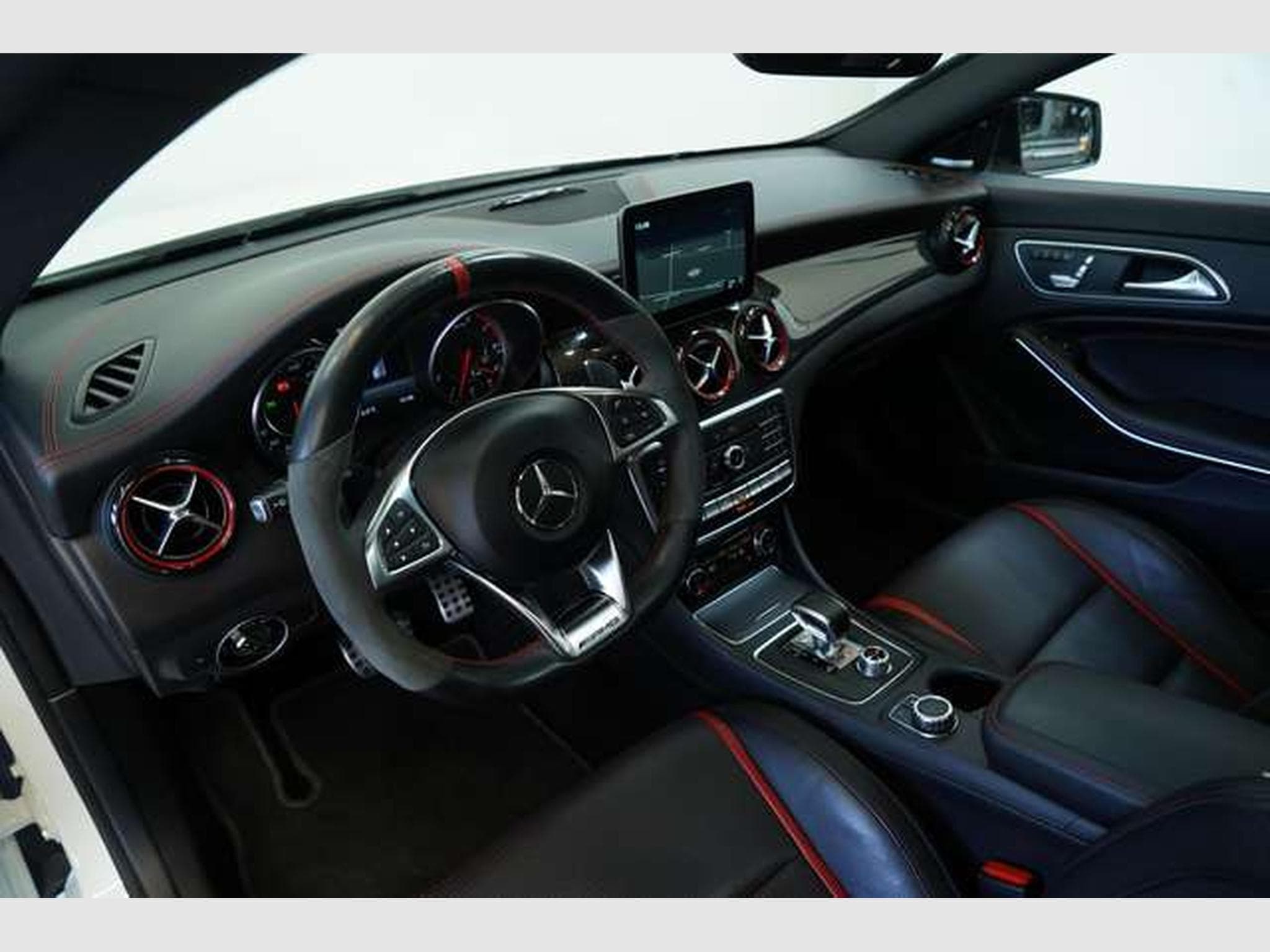 Mercedes CLA 45 AMG Schale *Pano S-Abgas * (2016) - Photo 30
