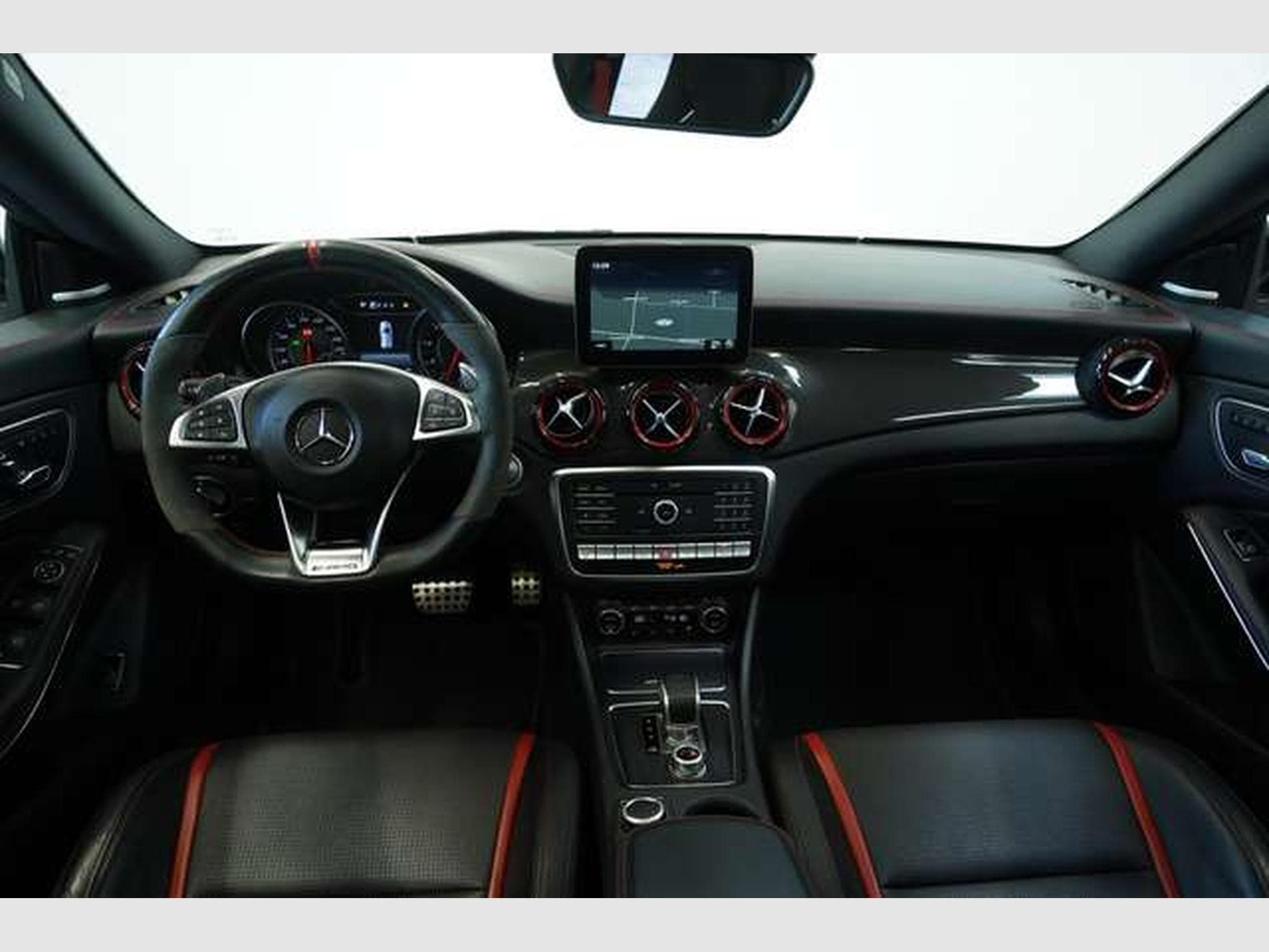 Mercedes CLA 45 AMG Schale *Pano S-Abgas * (2016) - Photo 34