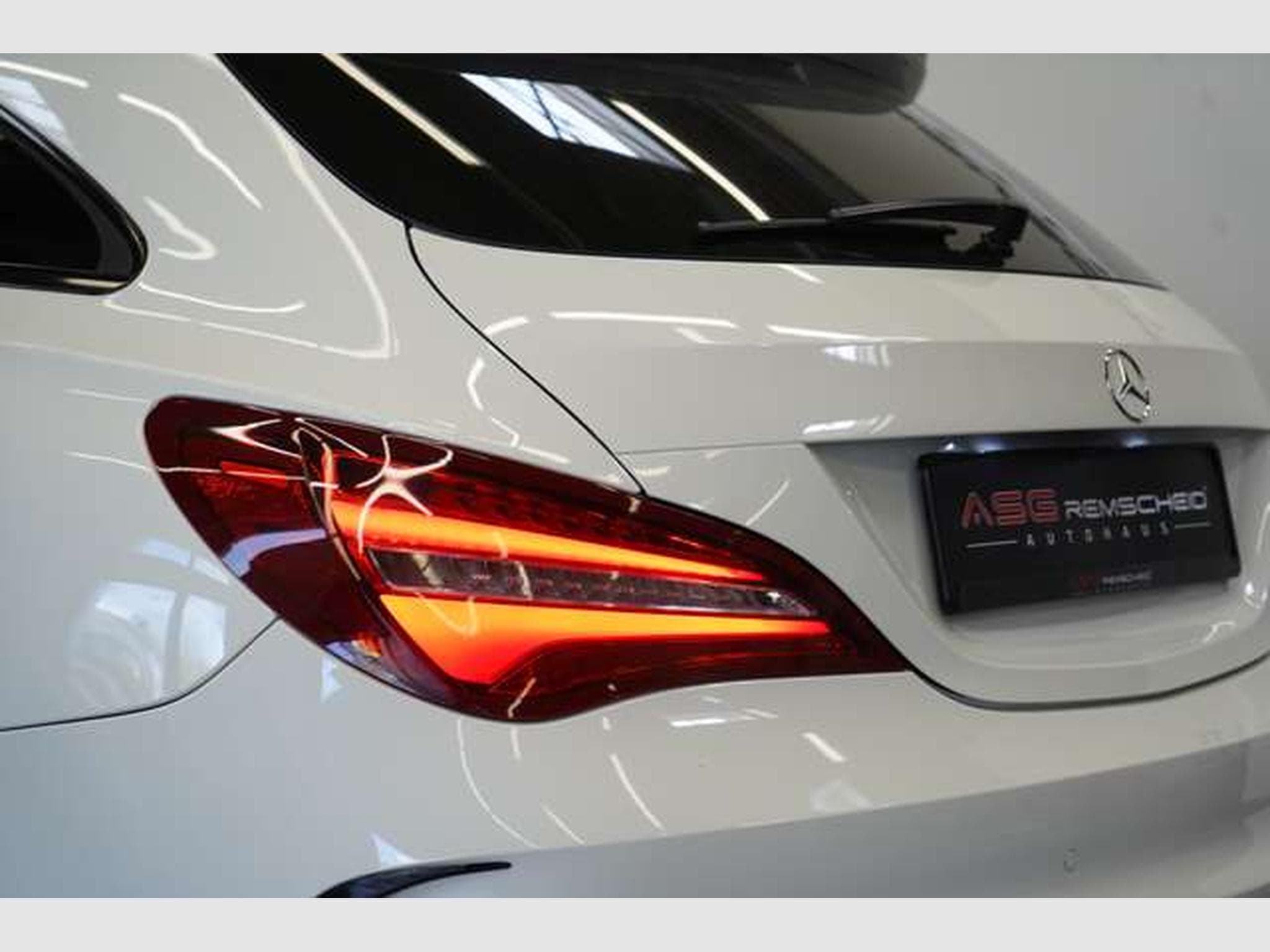 Mercedes CLA 45 AMG Schale *Pano S-Abgas * (2016) - Photo 37