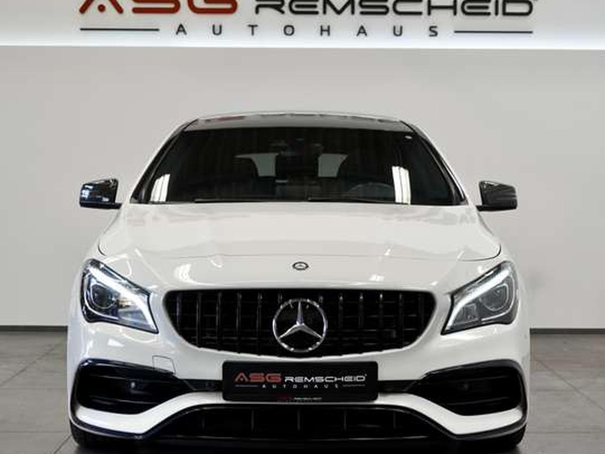 Mercedes CLA 45 AMG Schale *Pano S-Abgas * (2016) - Photo 4