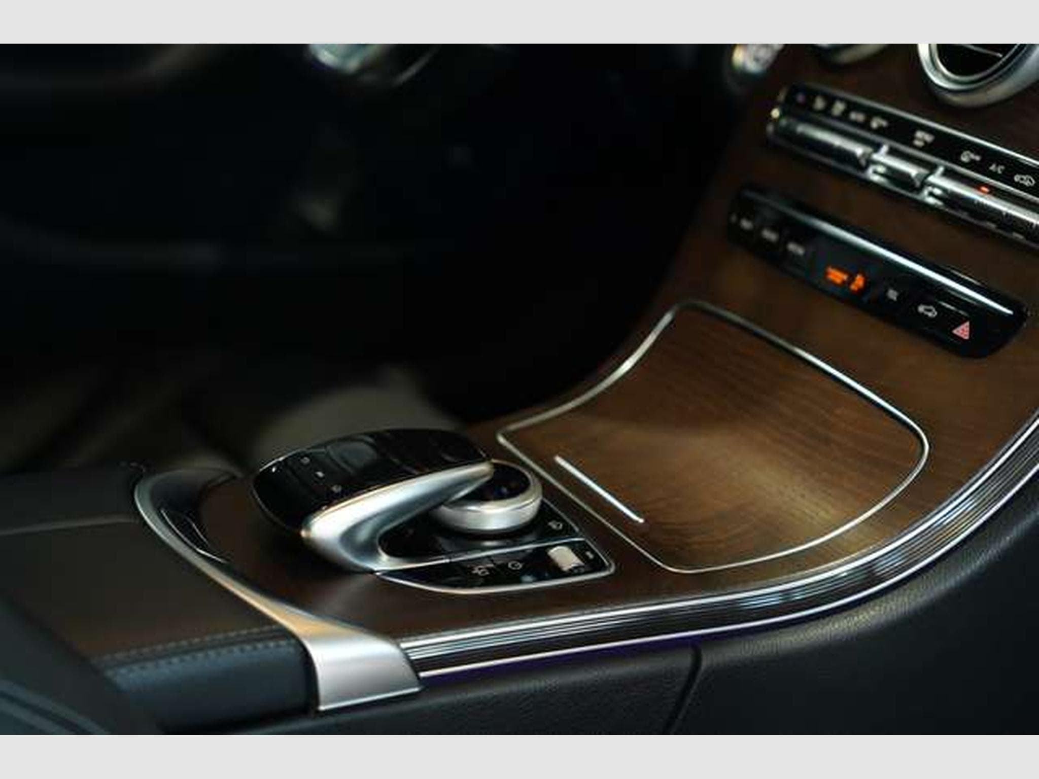 Mercedes C 300 Limousine AMG Line *2.H *19 *Pano *MB100 (2019) - Photo 17