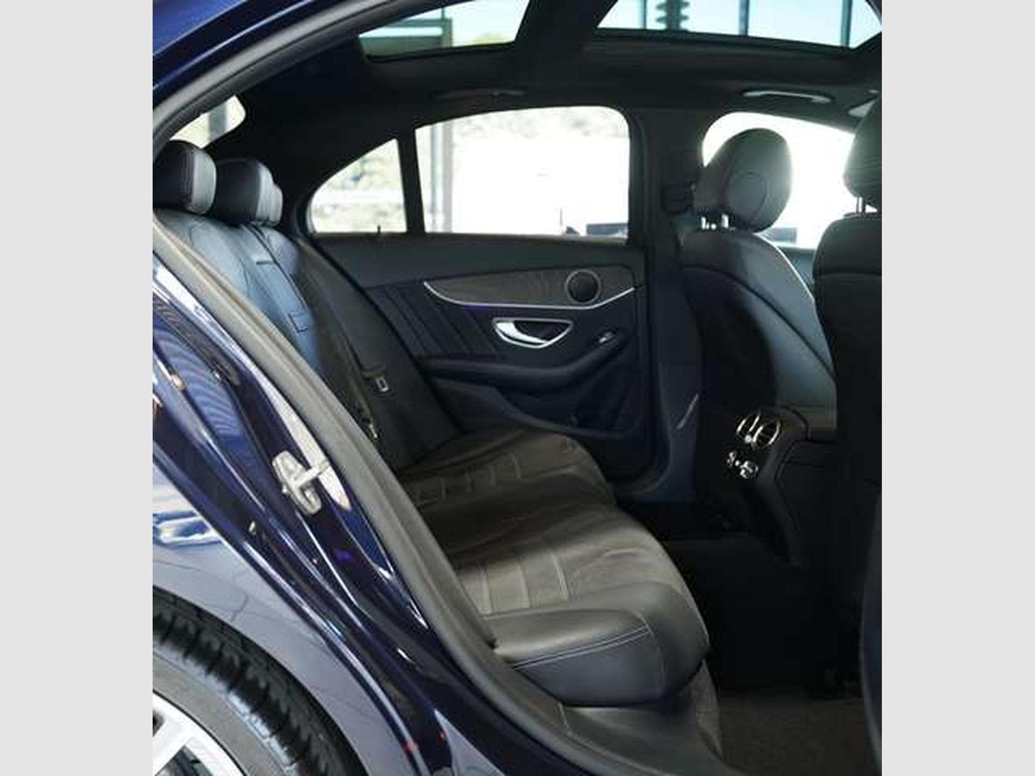Mercedes C 300 Limousine AMG Line *2.H *19 *Pano *MB100 (2019) - Photo 23