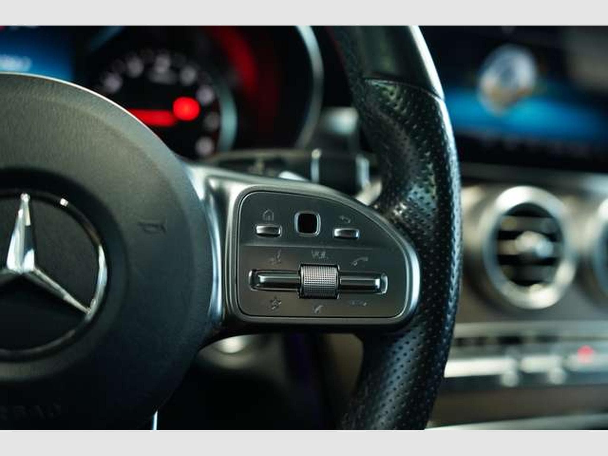 Mercedes C 300 Limousine AMG Line *2.H *19 *Pano *MB100 (2019) - Photo 39