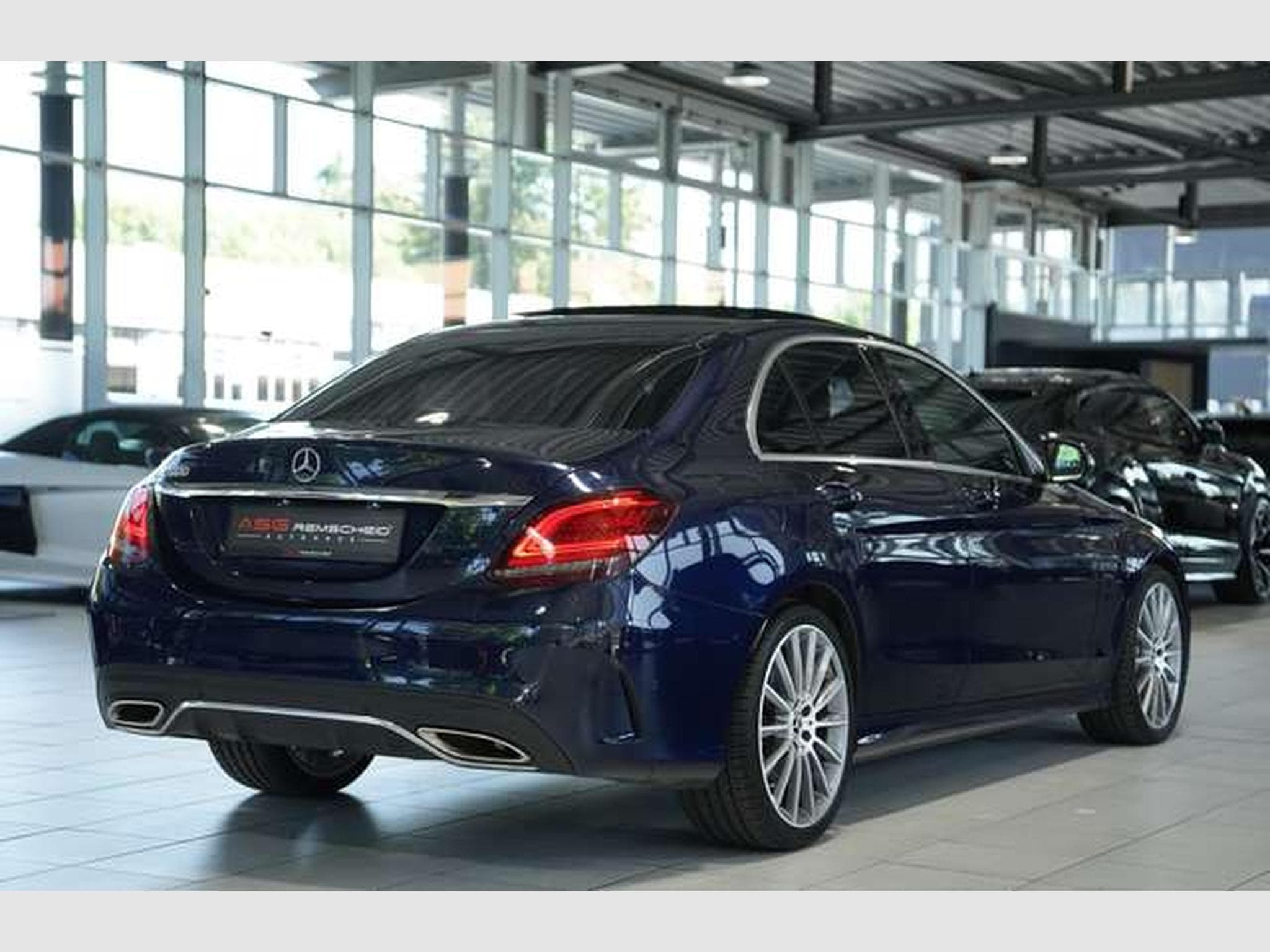 Mercedes C 300 Limousine AMG Line *2.H *19 *Pano *MB100 (2019) - Photo 8