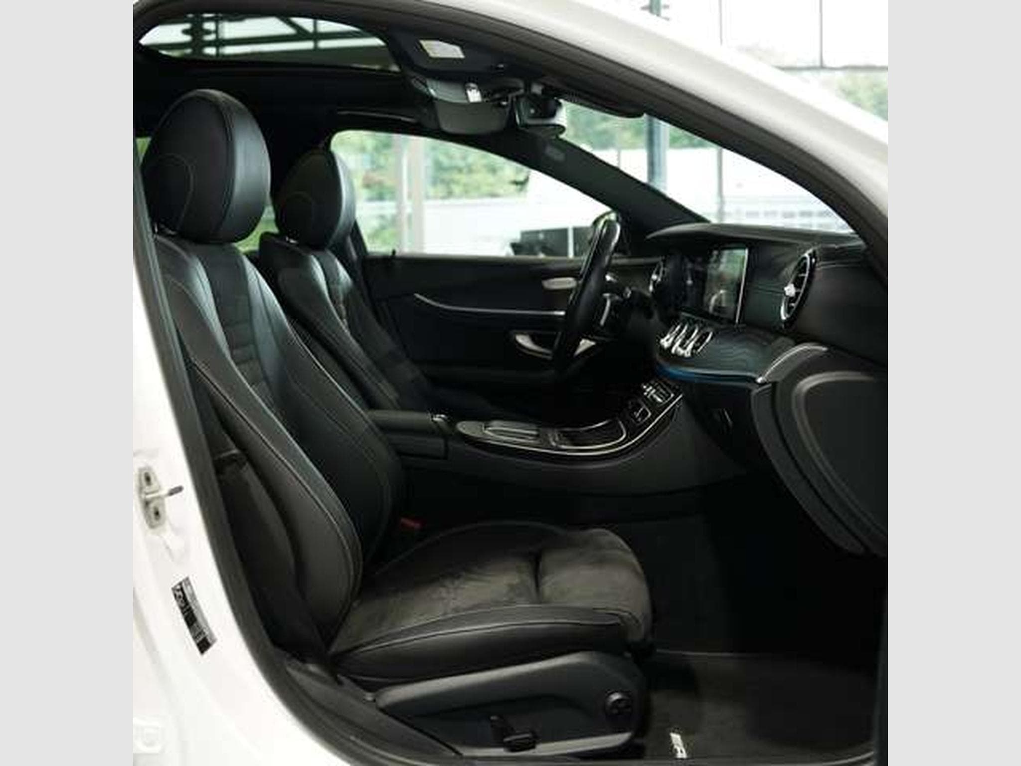 Mercedes E 300 e T AMG Line *Pano *BURM *Night (2021) - Photo 16