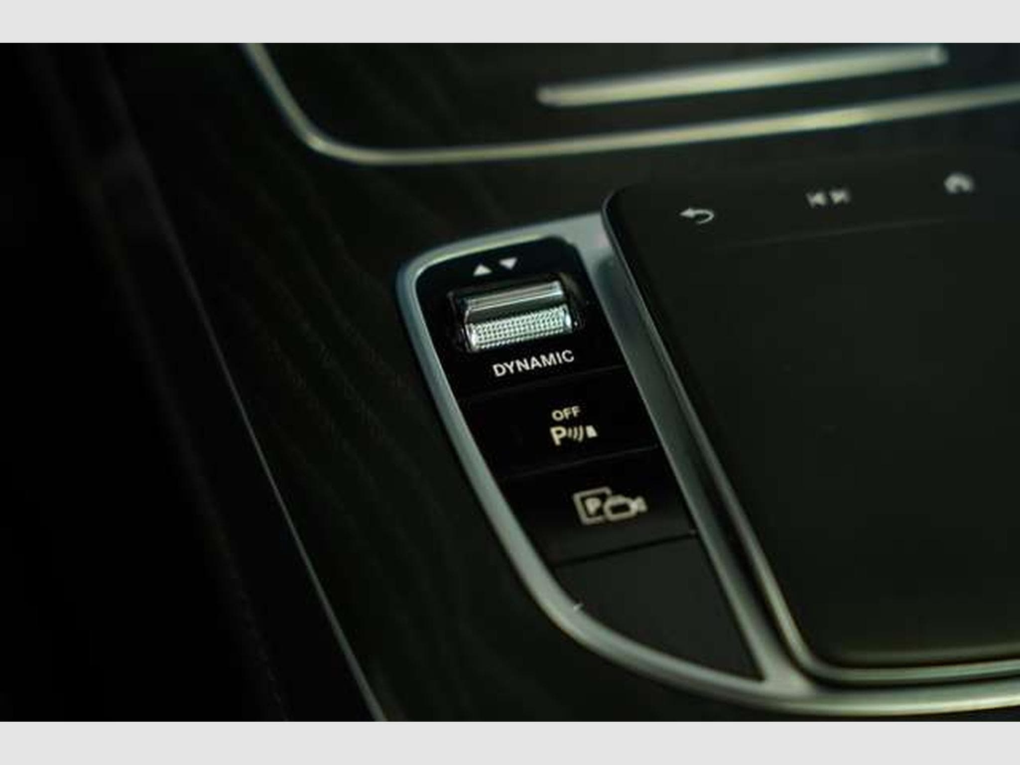 Mercedes E 300 e T AMG Line *Pano *BURM *Night (2021) - Photo 30
