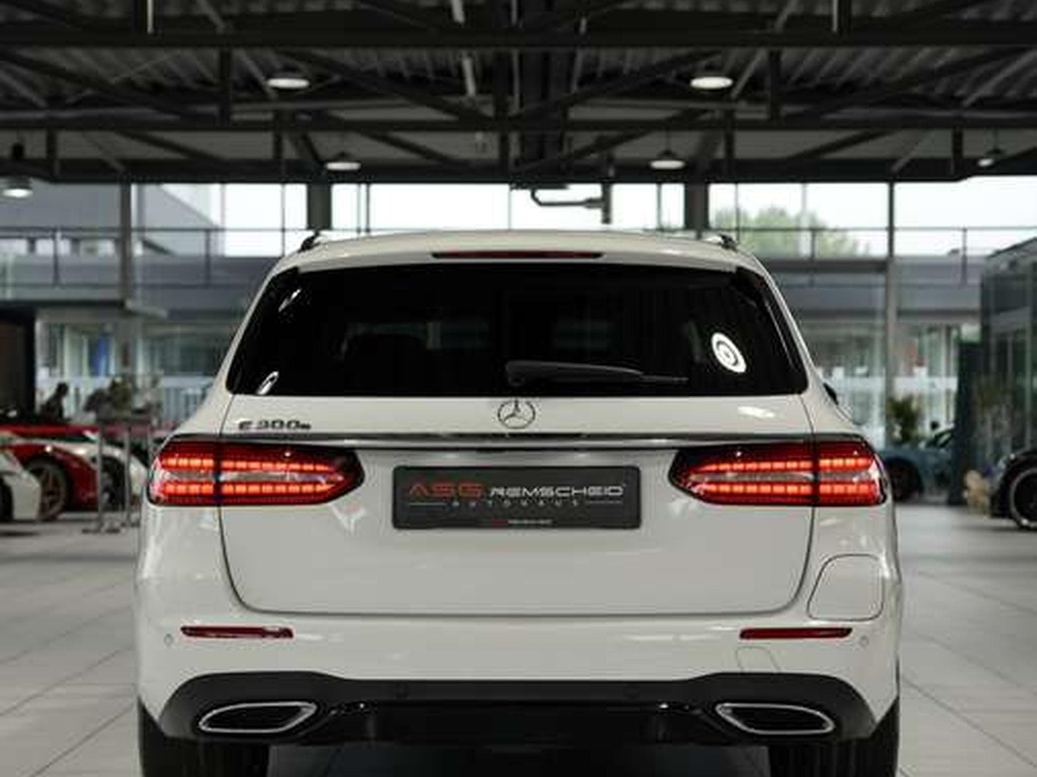 Mercedes E 300 e T AMG Line *Pano *BURM *Night (2021) - Photo 8