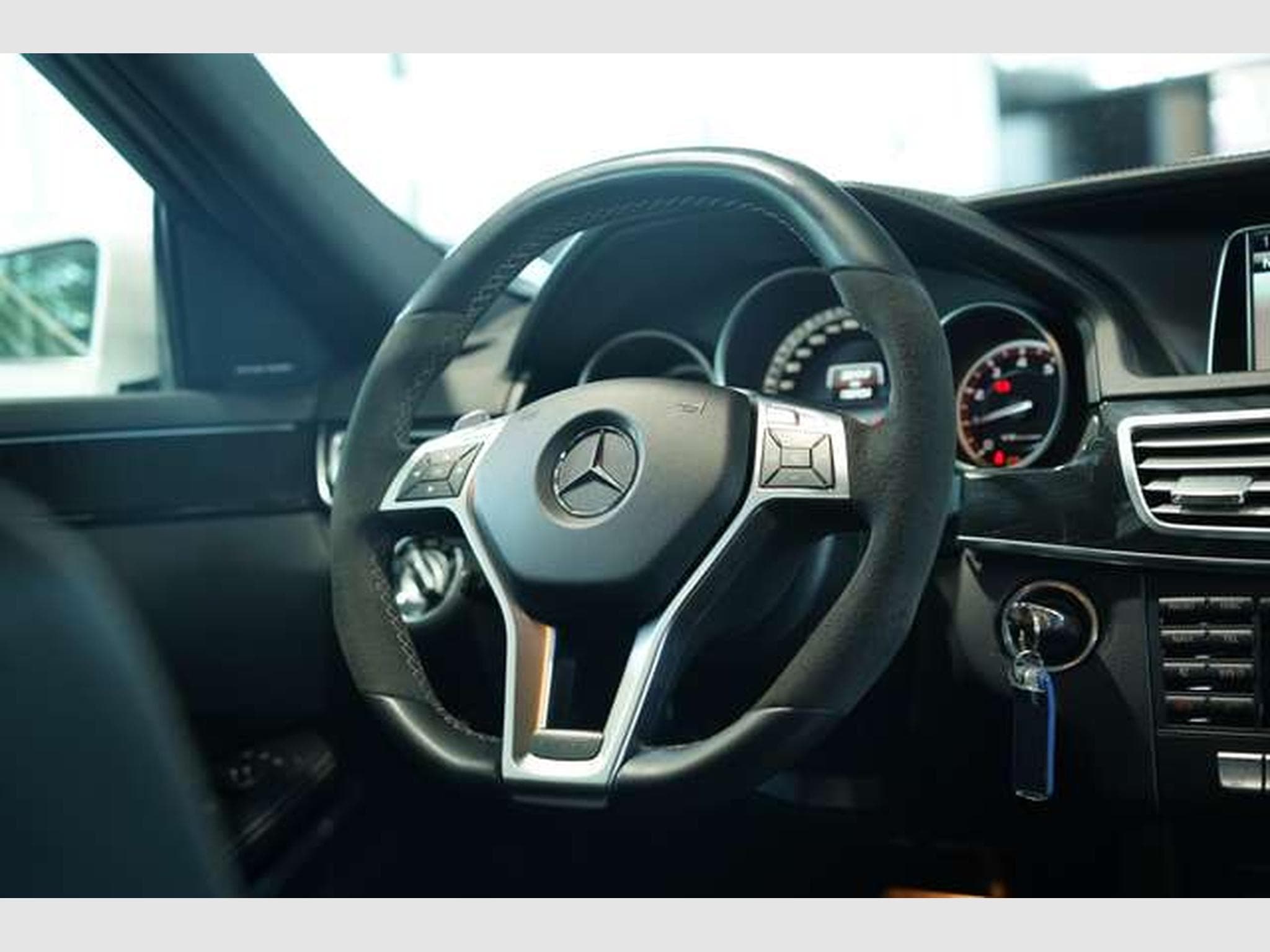 Mercedes E 63 AMG T 4M *Pano*Driver?sPackage*H&K*Designo (2014) - Photo 46