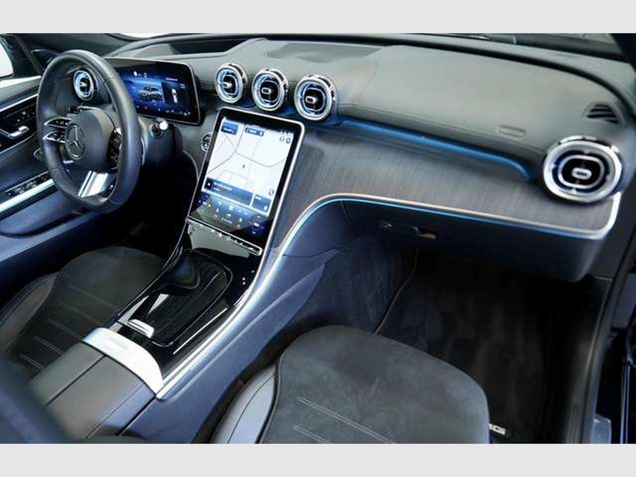 Mercedes C 300 T d AMG Line *1.HD*19*Distr.*Pano*Digital (2024) - Photo 10