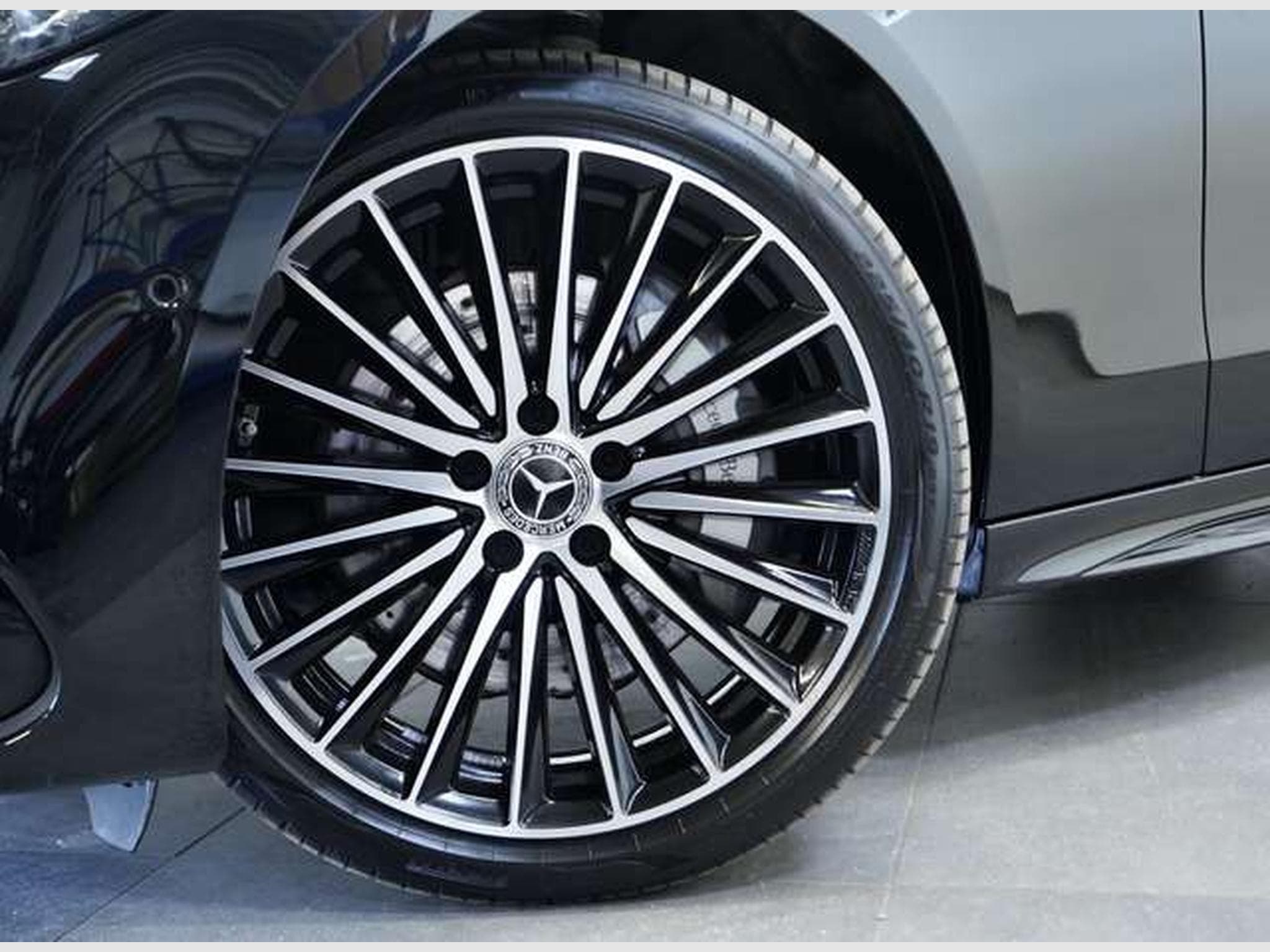 Mercedes C 300 T d AMG Line *1.HD*19*Distr.*Pano*Digital (2024) - Photo 3