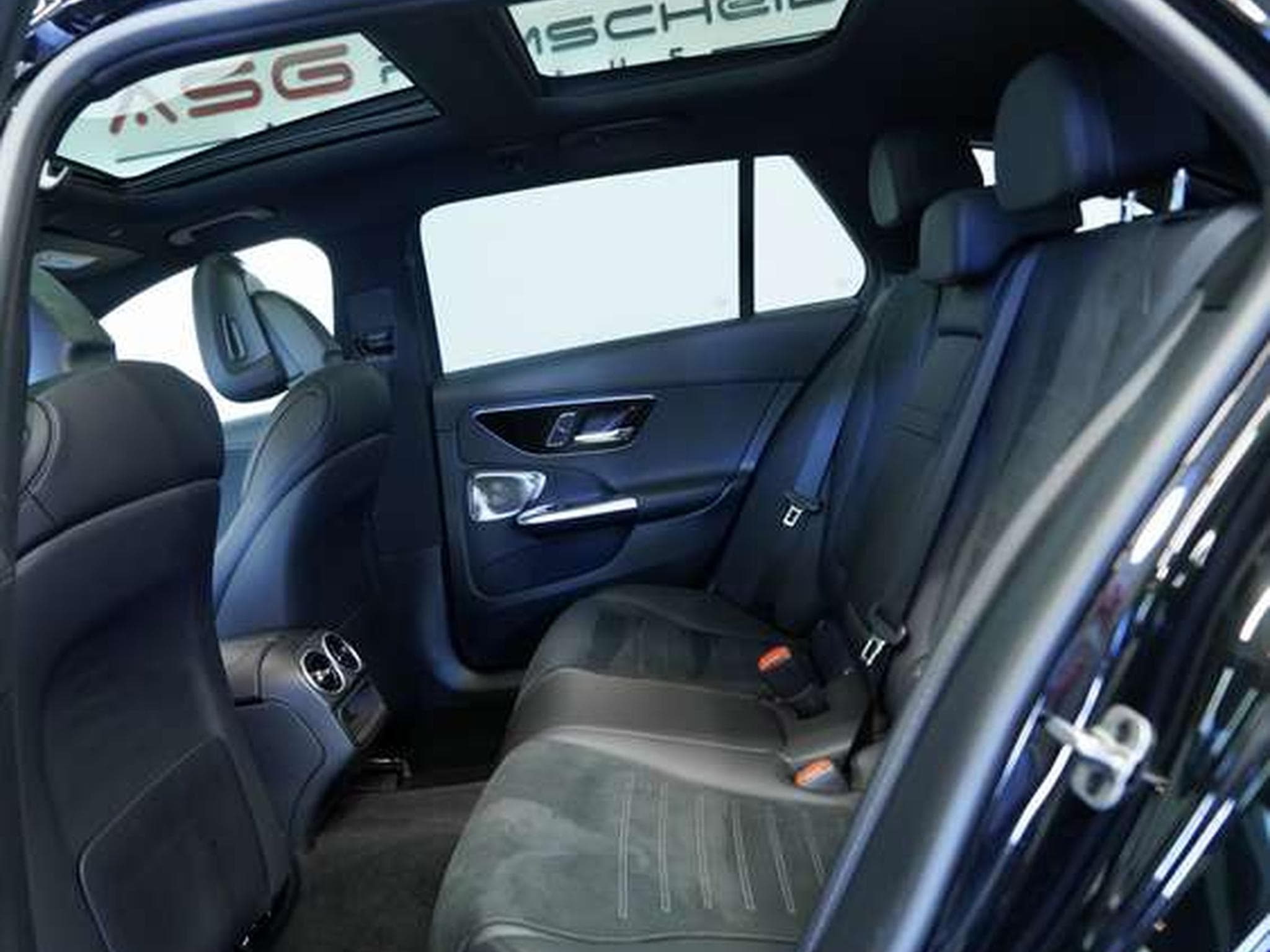 Mercedes C 300 T d AMG Line *1.HD*19*Distr.*Pano*Digital (2024) - Photo 40