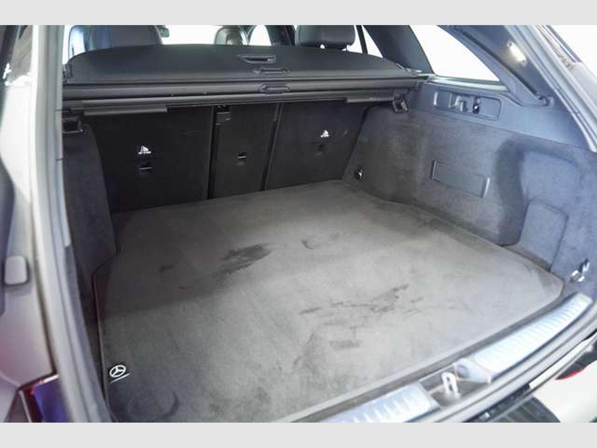 Mercedes C 300 T d AMG Line *1.HD*19*Distr.*Pano*Digital (2024) - Photo 46
