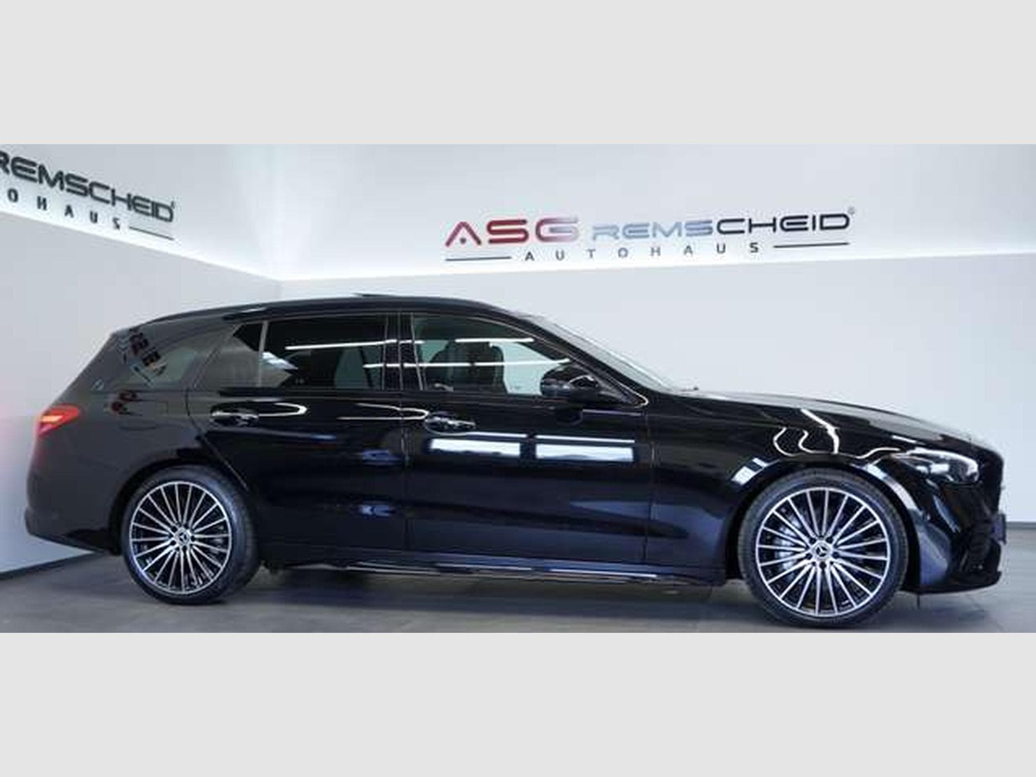 Mercedes C 300 T d AMG Line *1.HD*19*Distr.*Pano*Digital (2024) - Photo 6