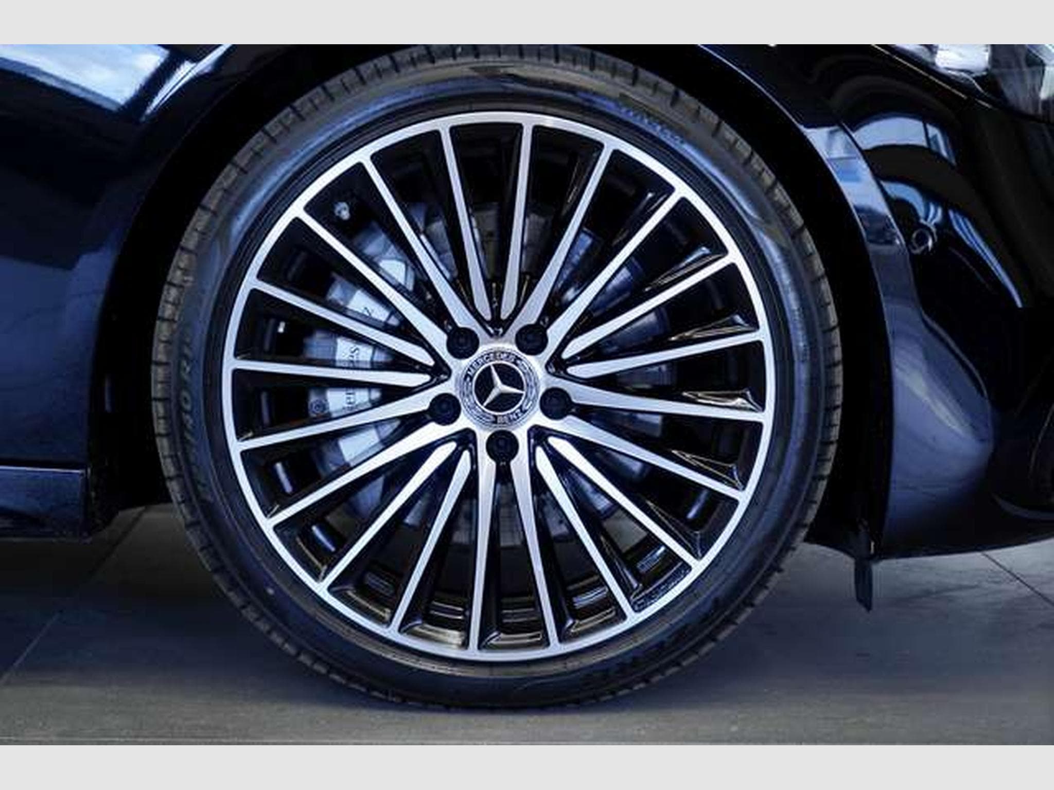 Mercedes C 300 T d AMG Line *1.HD*19*Distr.*Pano*Digital (2024) - Photo 8
