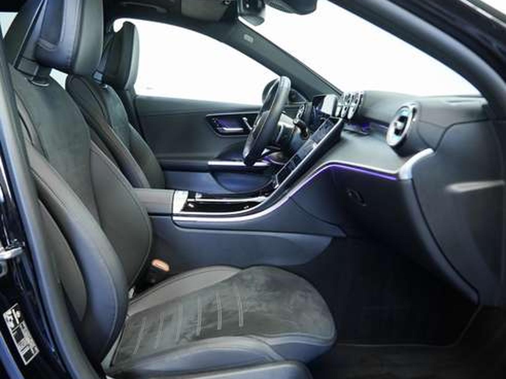 Mercedes C 300 T d AMG Line *1.HD*19*Distr.*Pano*Digital (2024) - Photo 9