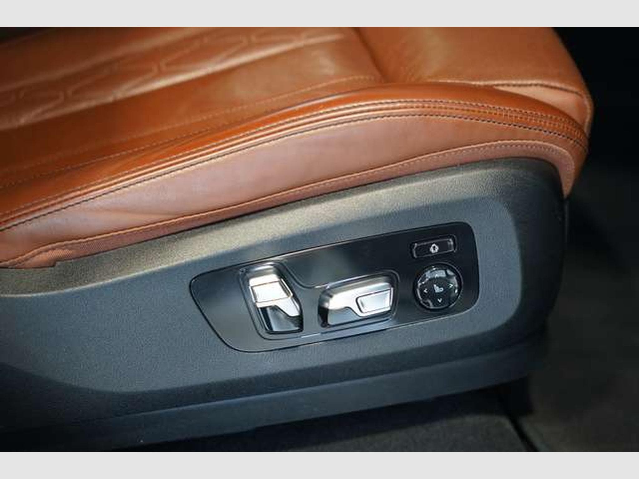 BMW X6 xD 40 d M Sport *1.Hand *AHK *Memory *H&K (2021) - Photo 17